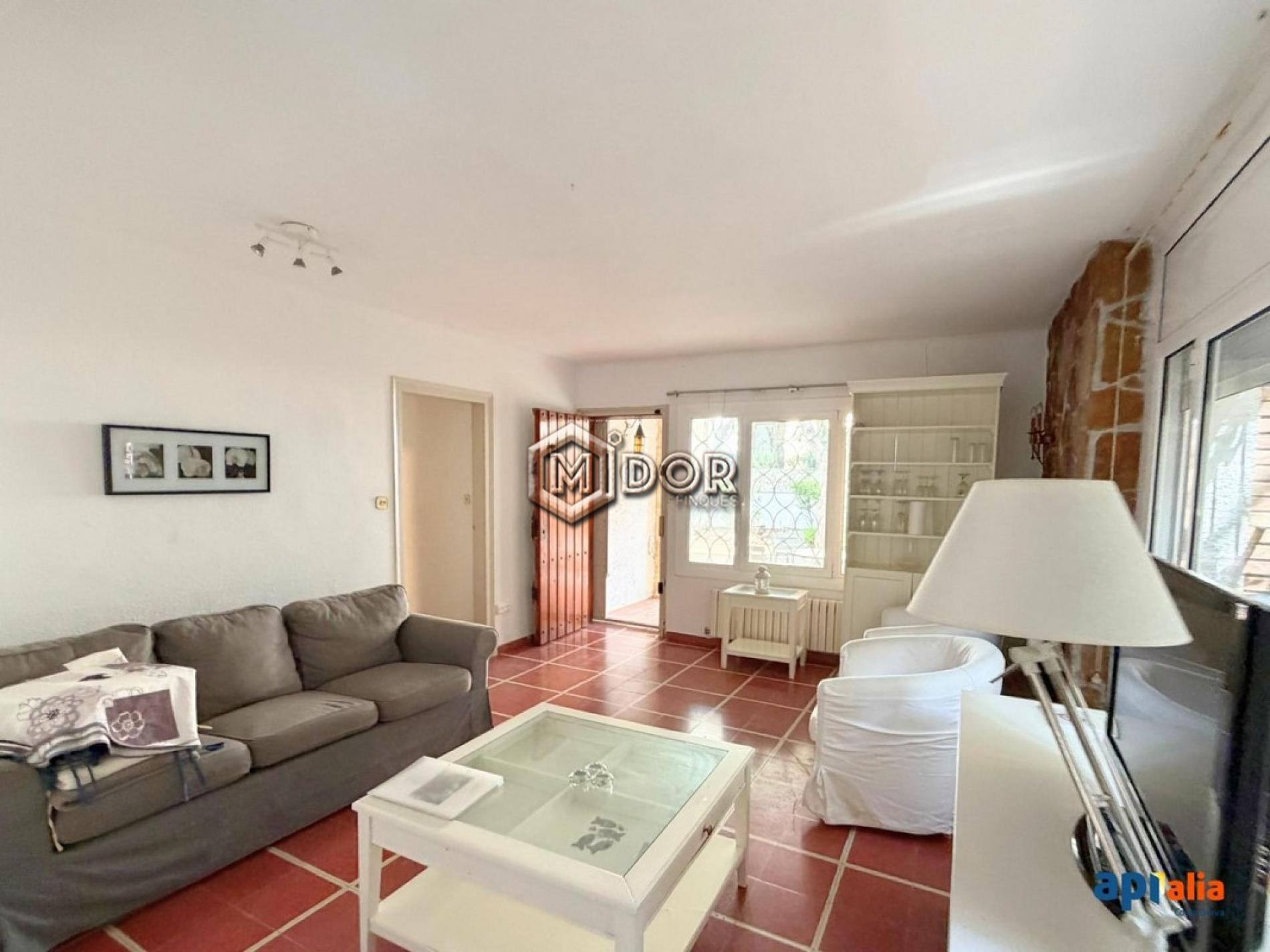 HOUSE WITH PRIVATE GARDEN AND 2 INDEPENDENT HOMES, SECOND LINE FROM THE SEA IN PLATJA D’ARO