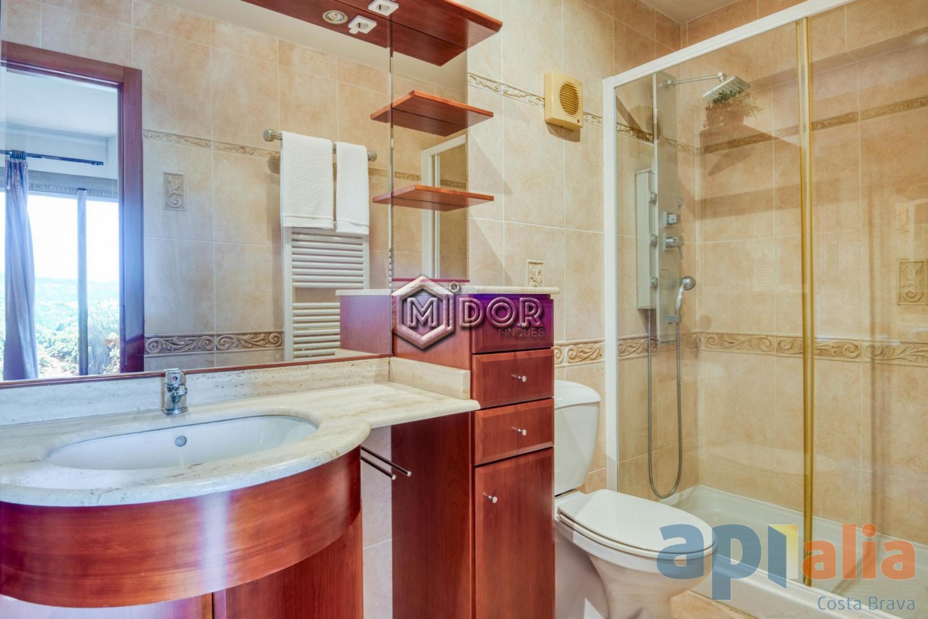 APARTAMENTO CON TERRAZA Y VISTAS (ZONA PORT D'ARO - PLATJA D'ARO)