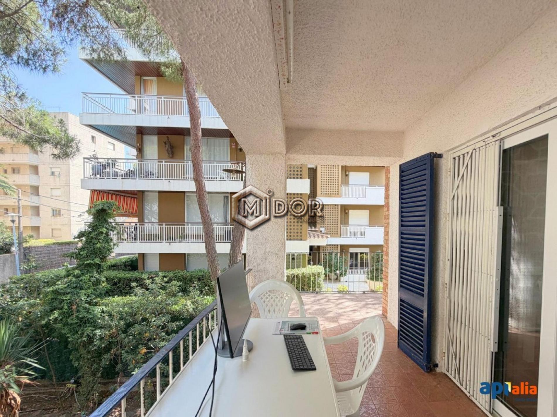 HOUSE WITH PRIVATE GARDEN AND 2 INDEPENDENT HOMES, SECOND LINE FROM THE SEA IN PLATJA D’ARO