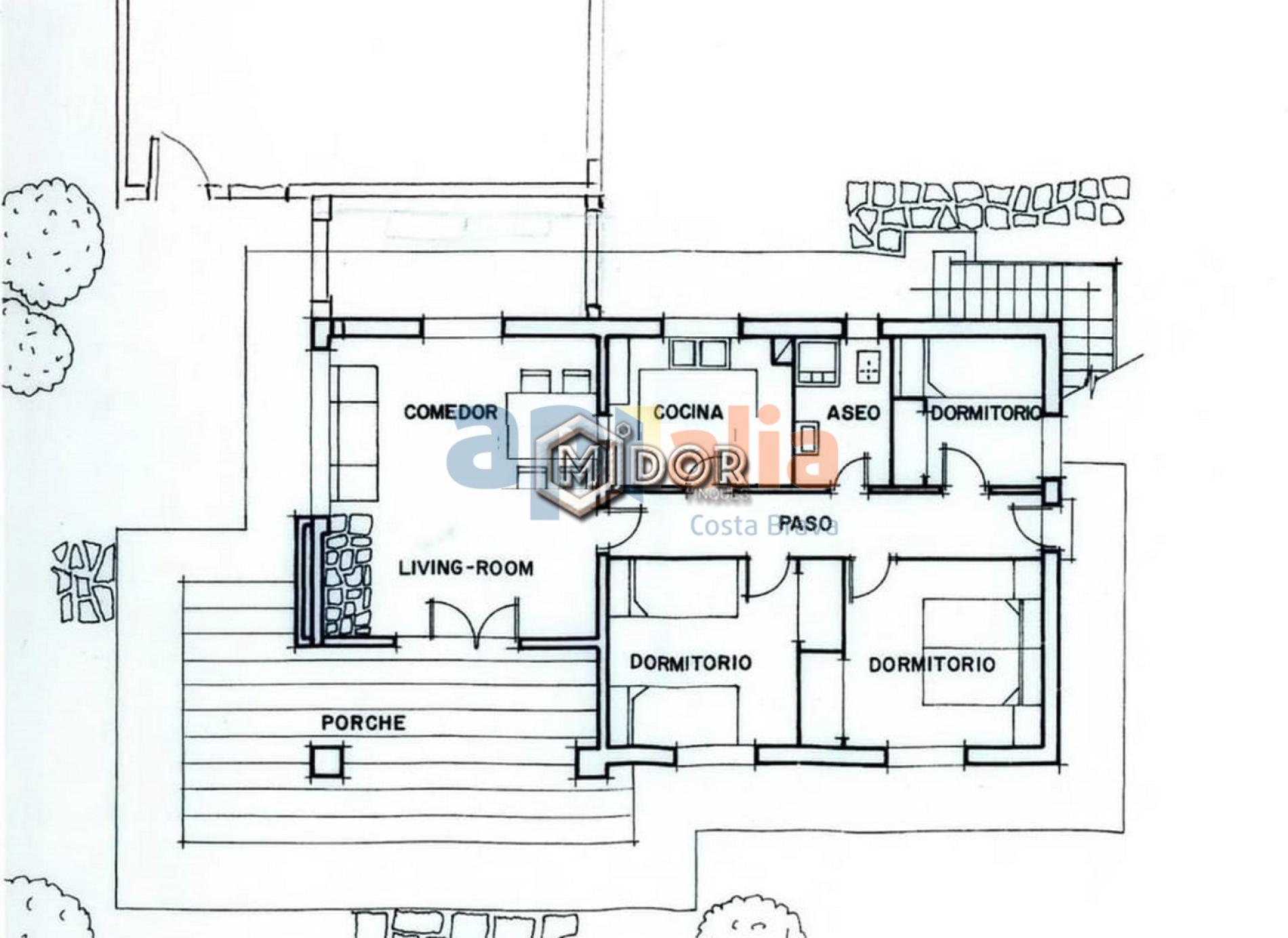 HOUSE WITH PRIVATE GARDEN AND 2 INDEPENDENT HOMES, SECOND LINE FROM THE SEA IN PLATJA D’ARO