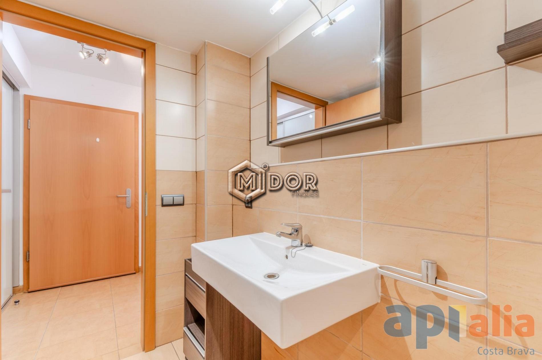 APARTMENT WITH TERRACE IN CASSA DE LA SELVA