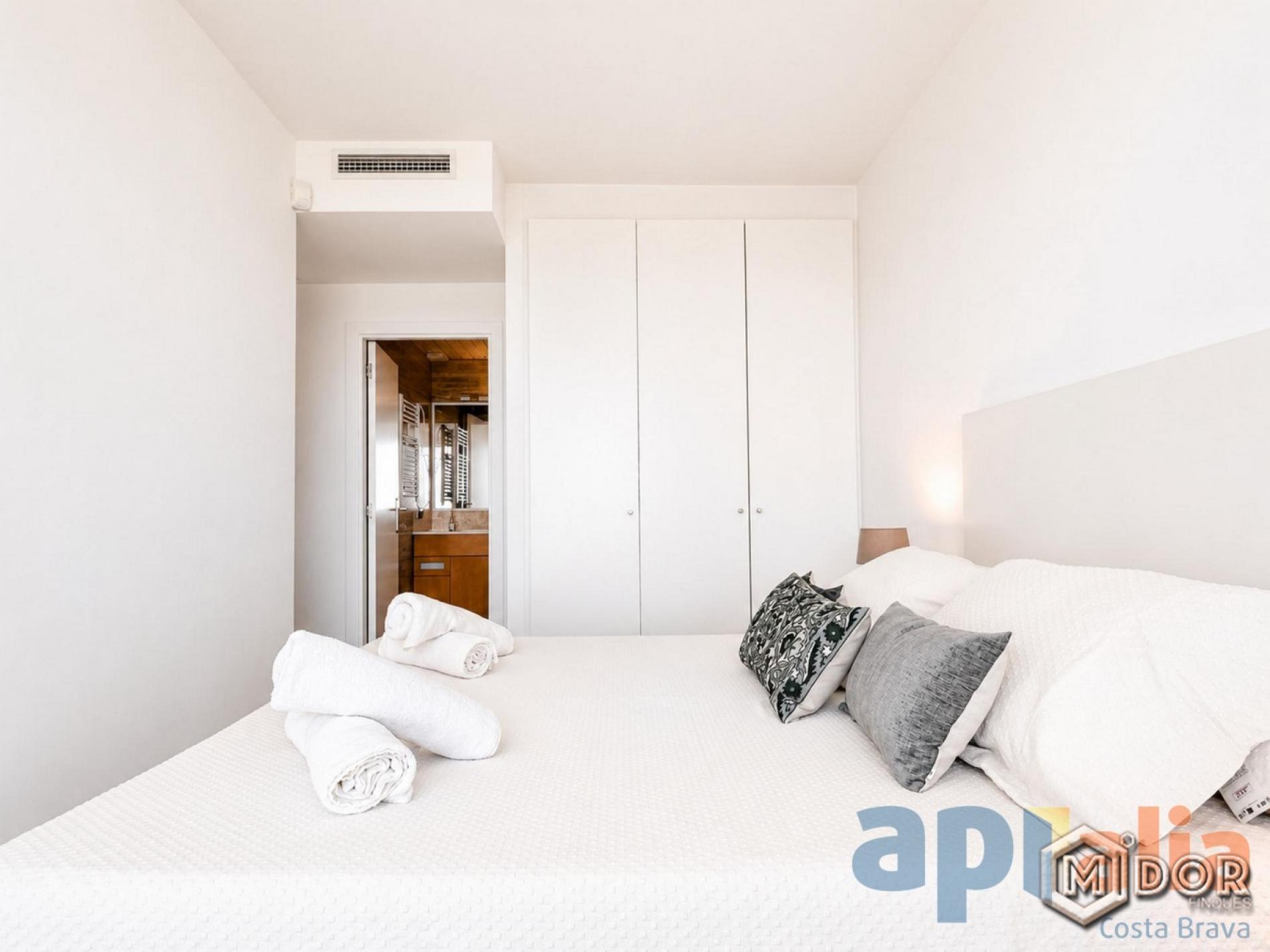 BEACHFRONT APARTMENT WITH TORURIST LICENSE