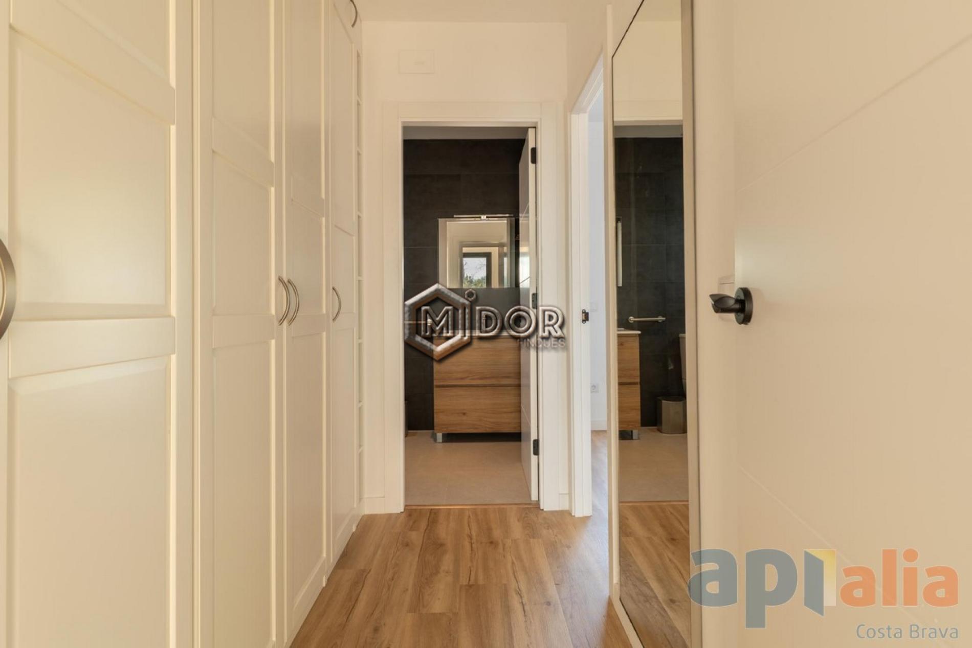 MODERN VILLA WITH PRIVATE POOL, GARAGE AND GARDEN IN CAN SOLÀ GROS II