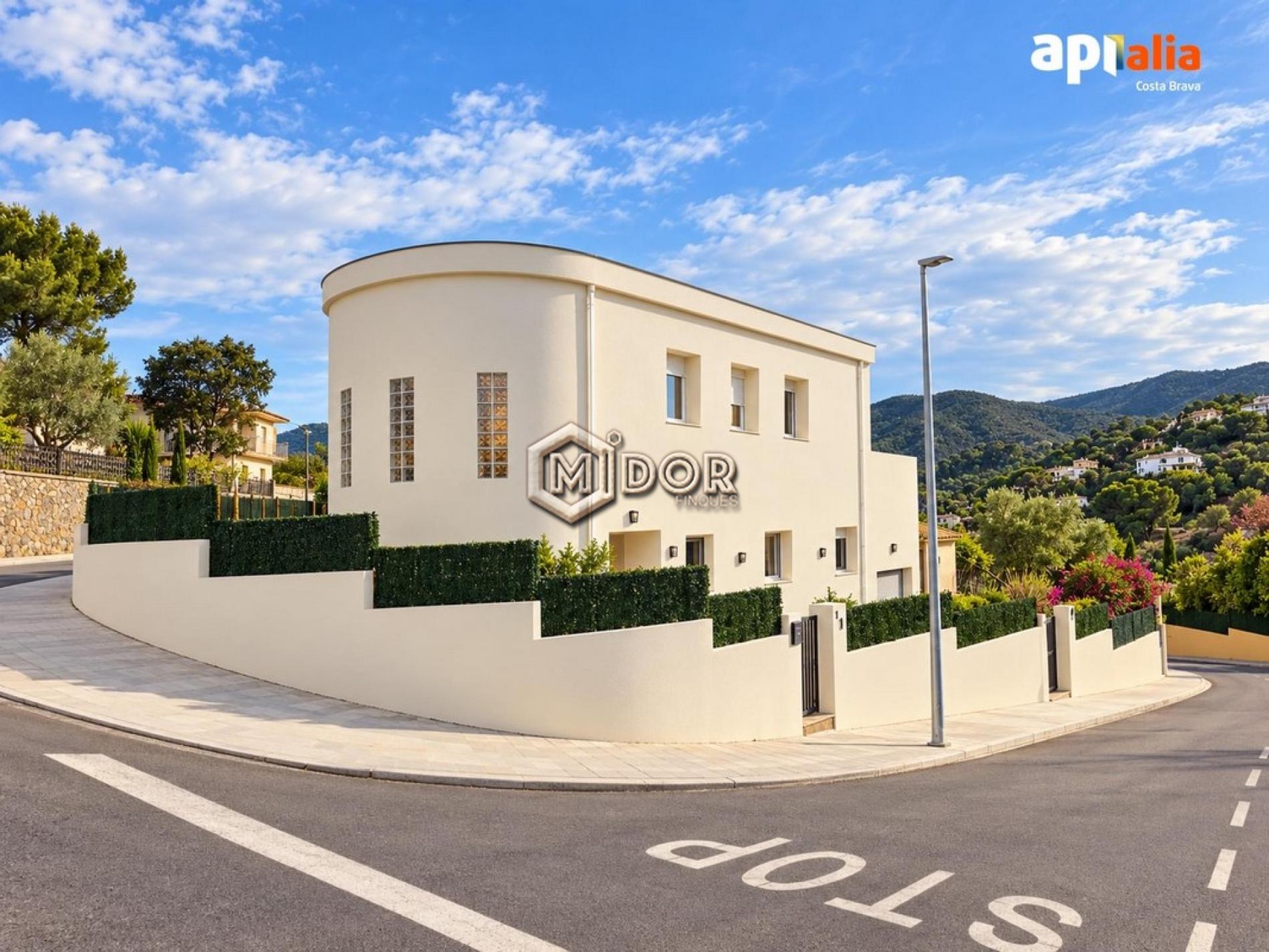 CASA DE NOVA CONSTRUCCIÓ AMB JARDÍ A (Mas Pere) CALONGE