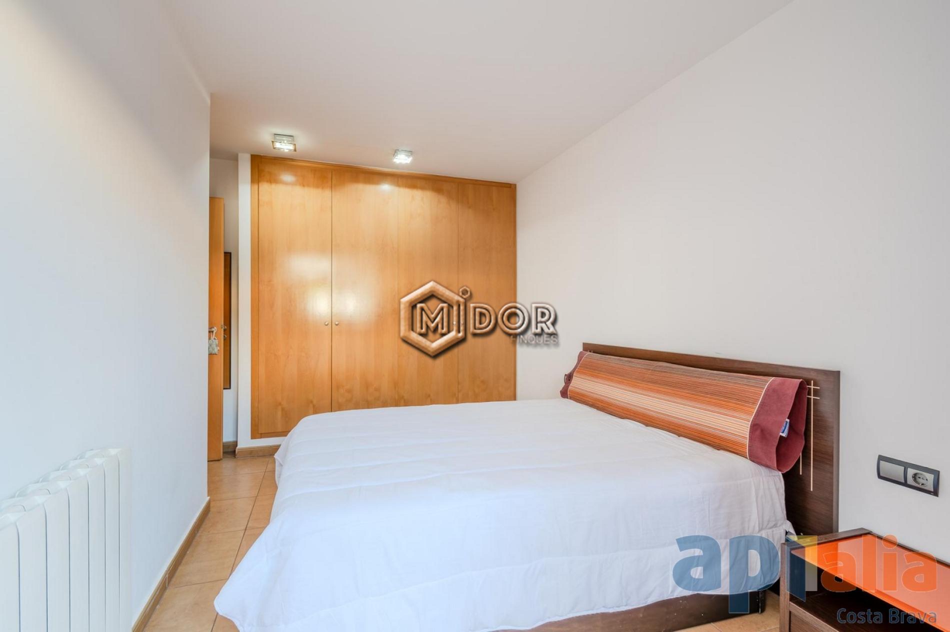APARTMENT WITH TERRACE IN CASSA DE LA SELVA