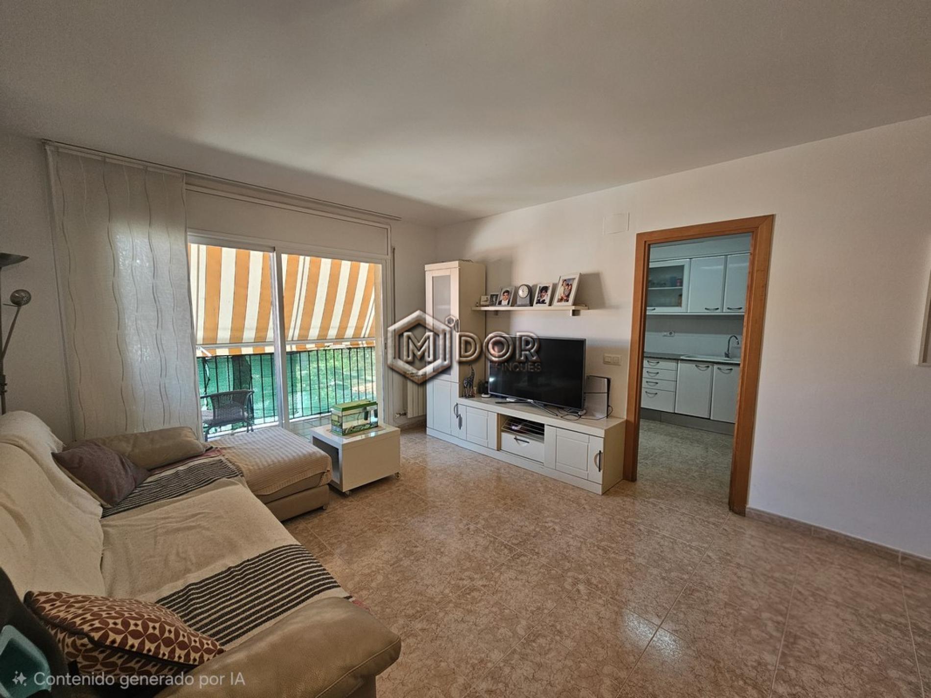 AMPLI I LLUMINÓS APARTAMENT A SANT FELIU DE GUÍXOLS (ZONA ESCLAT)