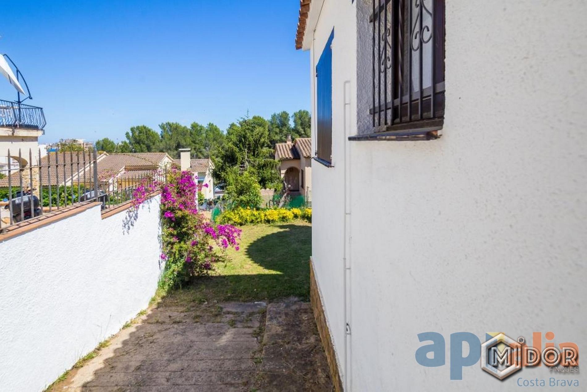 CASA CON VISTAS A MAR EN TORREVALENTINA (ST.ANTONI DE CALONGE)