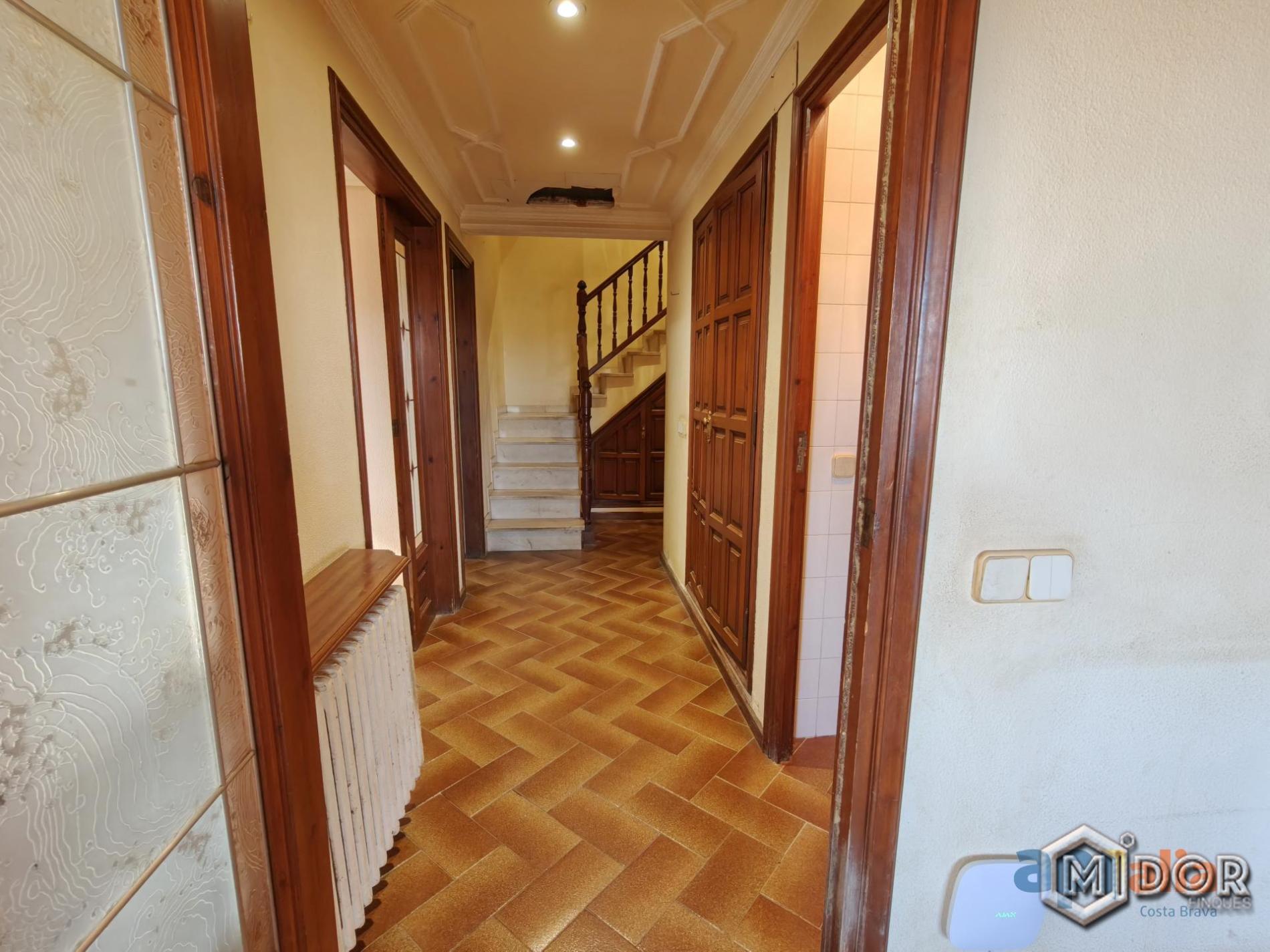 CASA A REFORMAR EN CALONGE