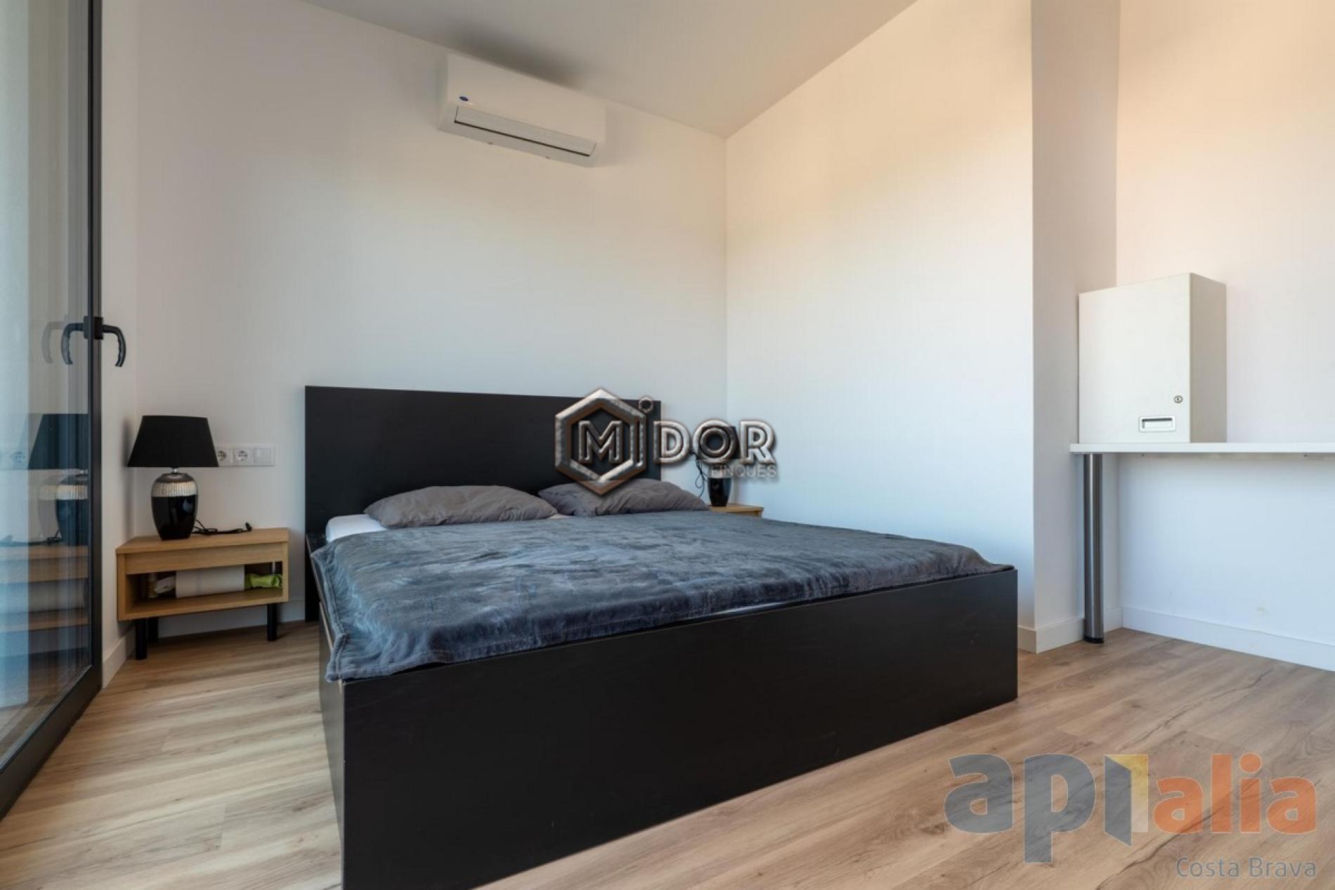 MODERN VILLA WITH PRIVATE POOL, GARAGE AND GARDEN IN CAN SOLÀ GROS II