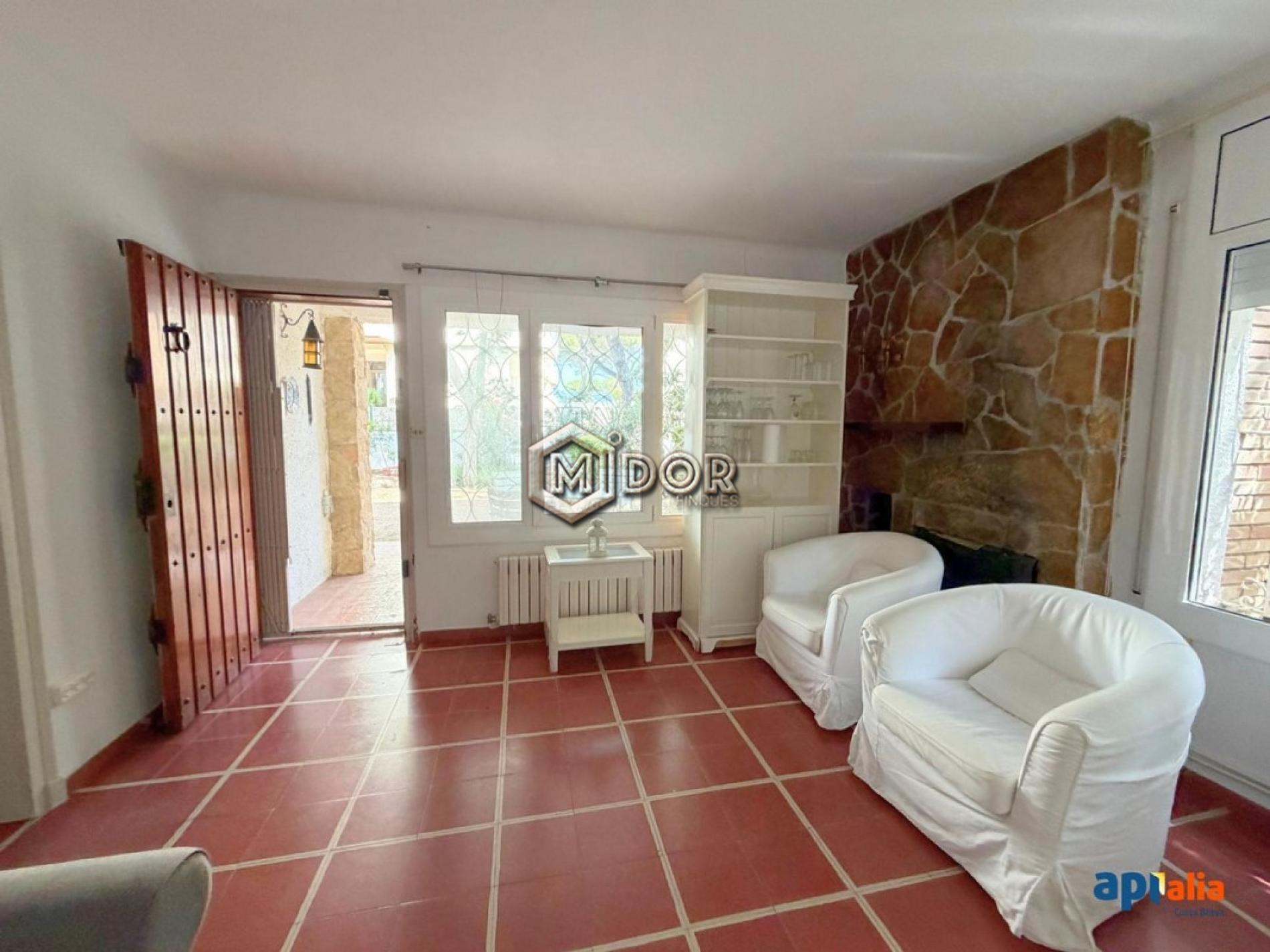 HOUSE WITH PRIVATE GARDEN AND 2 INDEPENDENT HOMES, SECOND LINE FROM THE SEA IN PLATJA D’ARO