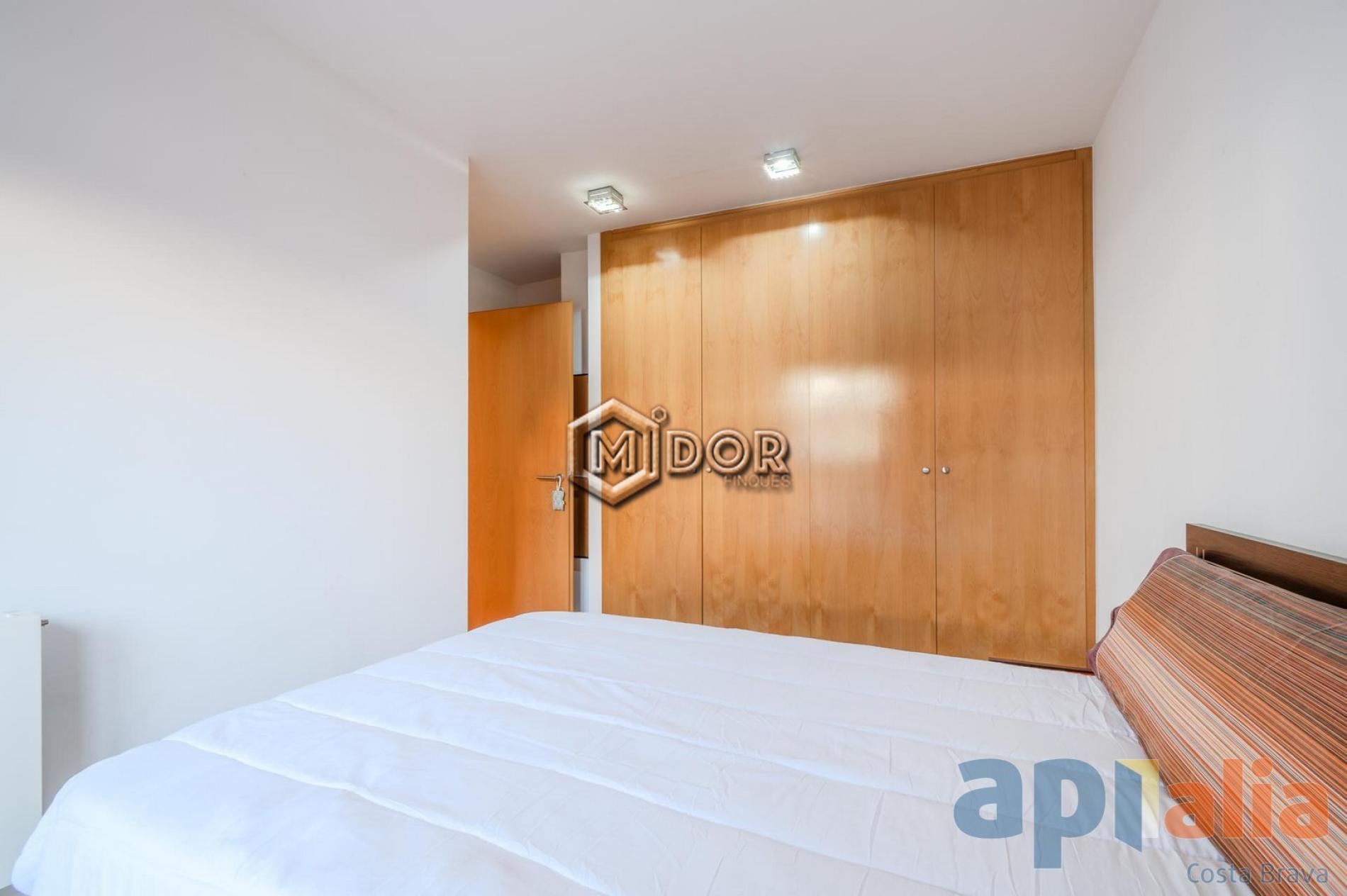 APARTMENT WITH TERRACE IN CASSA DE LA SELVA