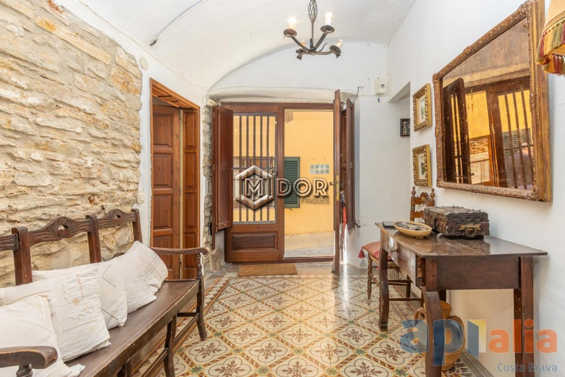 HISTORIC HOUSE IN THE HEART OF BEGUR
