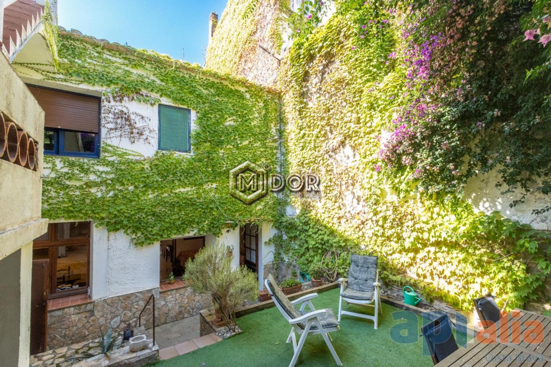 HISTORIC HOUSE IN THE HEART OF BEGUR