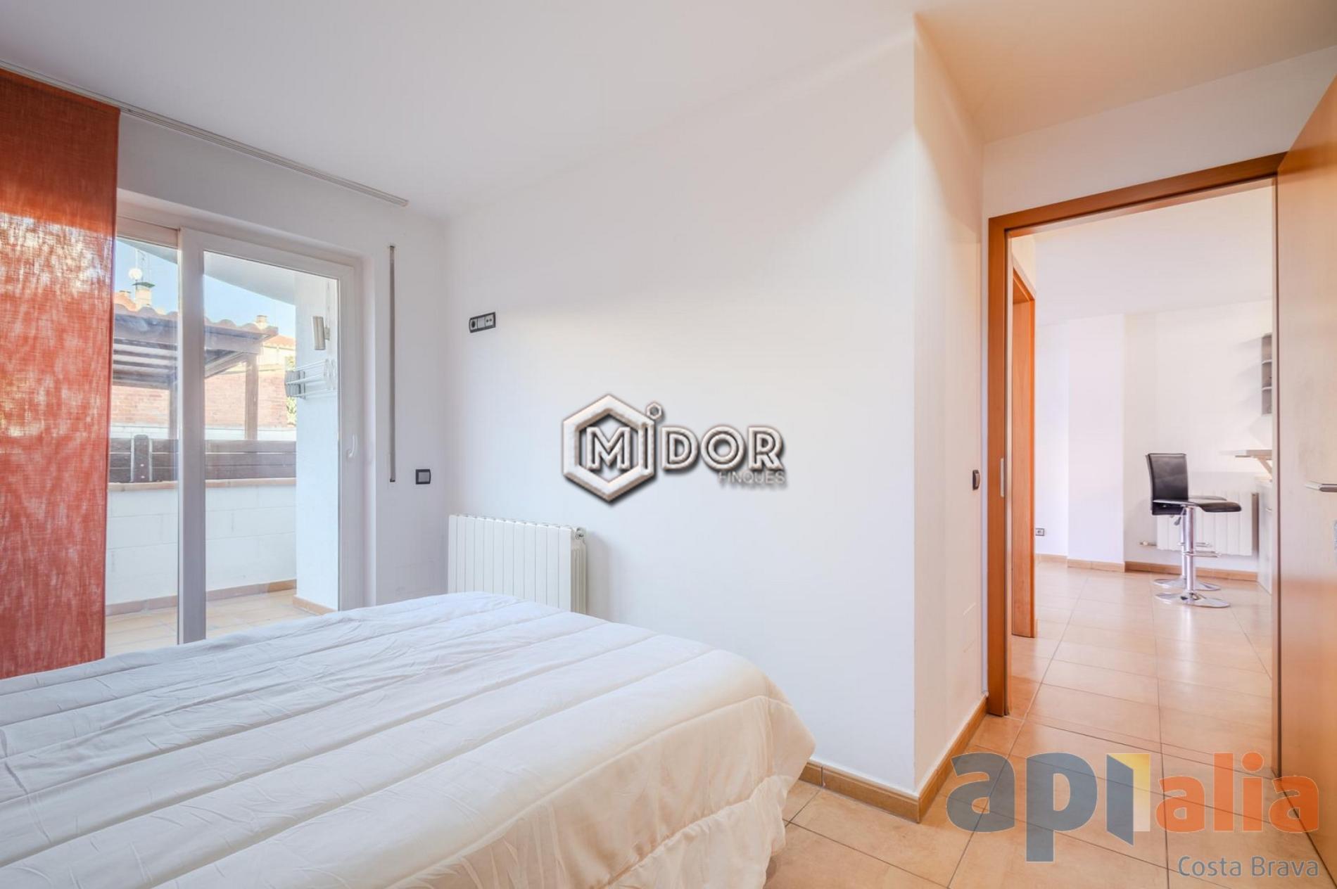 APARTMENT WITH TERRACE IN CASSA DE LA SELVA