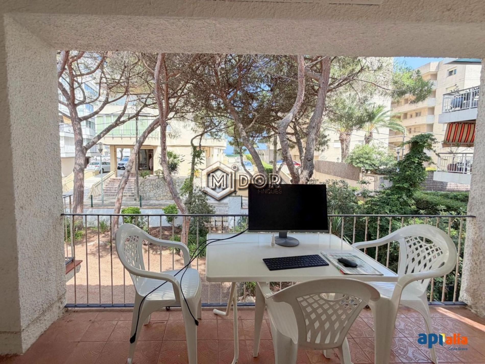 HOUSE WITH PRIVATE GARDEN AND 2 INDEPENDENT HOMES, SECOND LINE FROM THE SEA IN PLATJA D’ARO