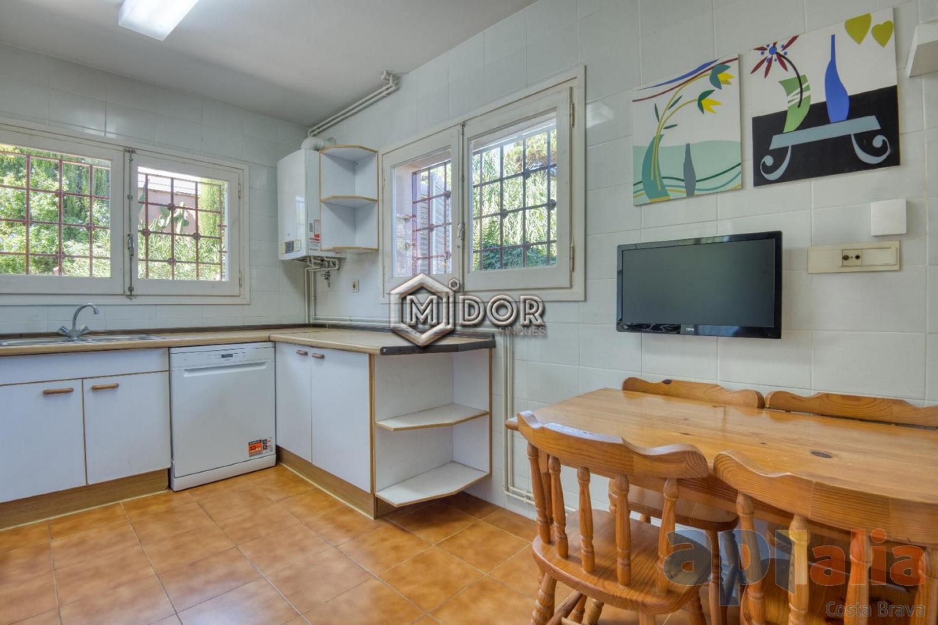 TOWNHOUSE WITH PRIVATE GARDEN IN S’AGARÓ