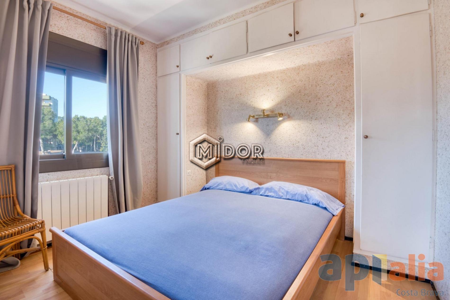APARTAMENTO CON TERRAZA Y VISTAS (ZONA PORT D'ARO - PLATJA D'ARO)
