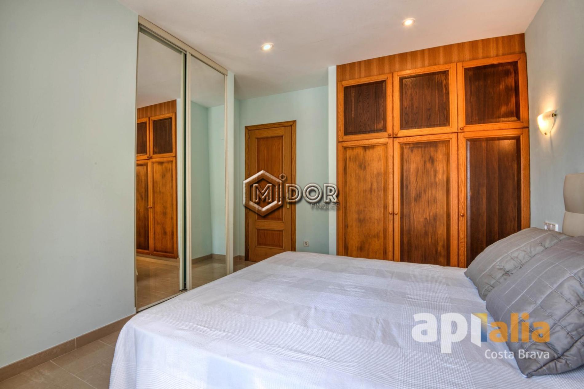 HOUSE WITH POOL IN CALONGE