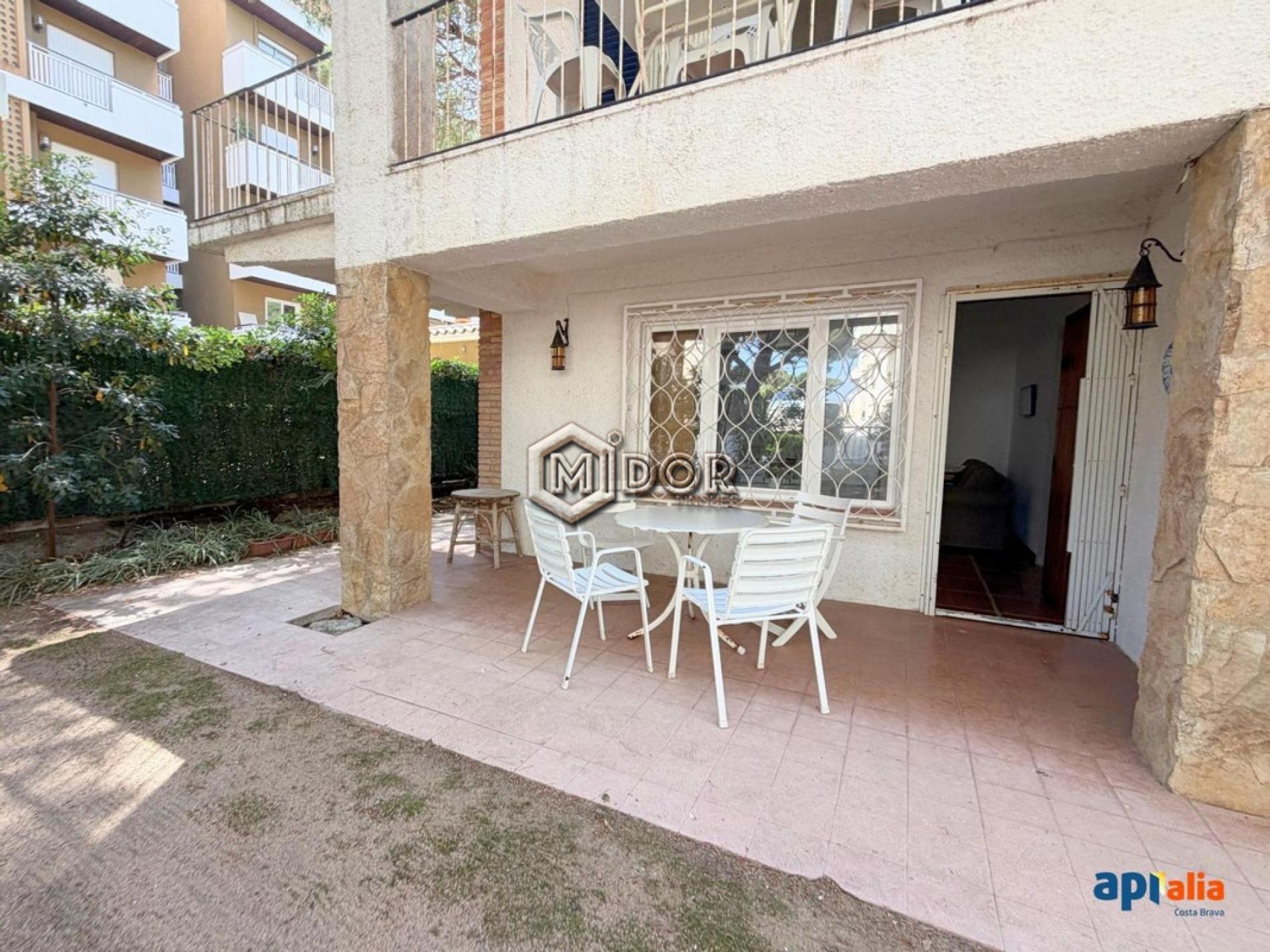 HOUSE WITH PRIVATE GARDEN AND 2 INDEPENDENT HOMES, SECOND LINE FROM THE SEA IN PLATJA D’ARO