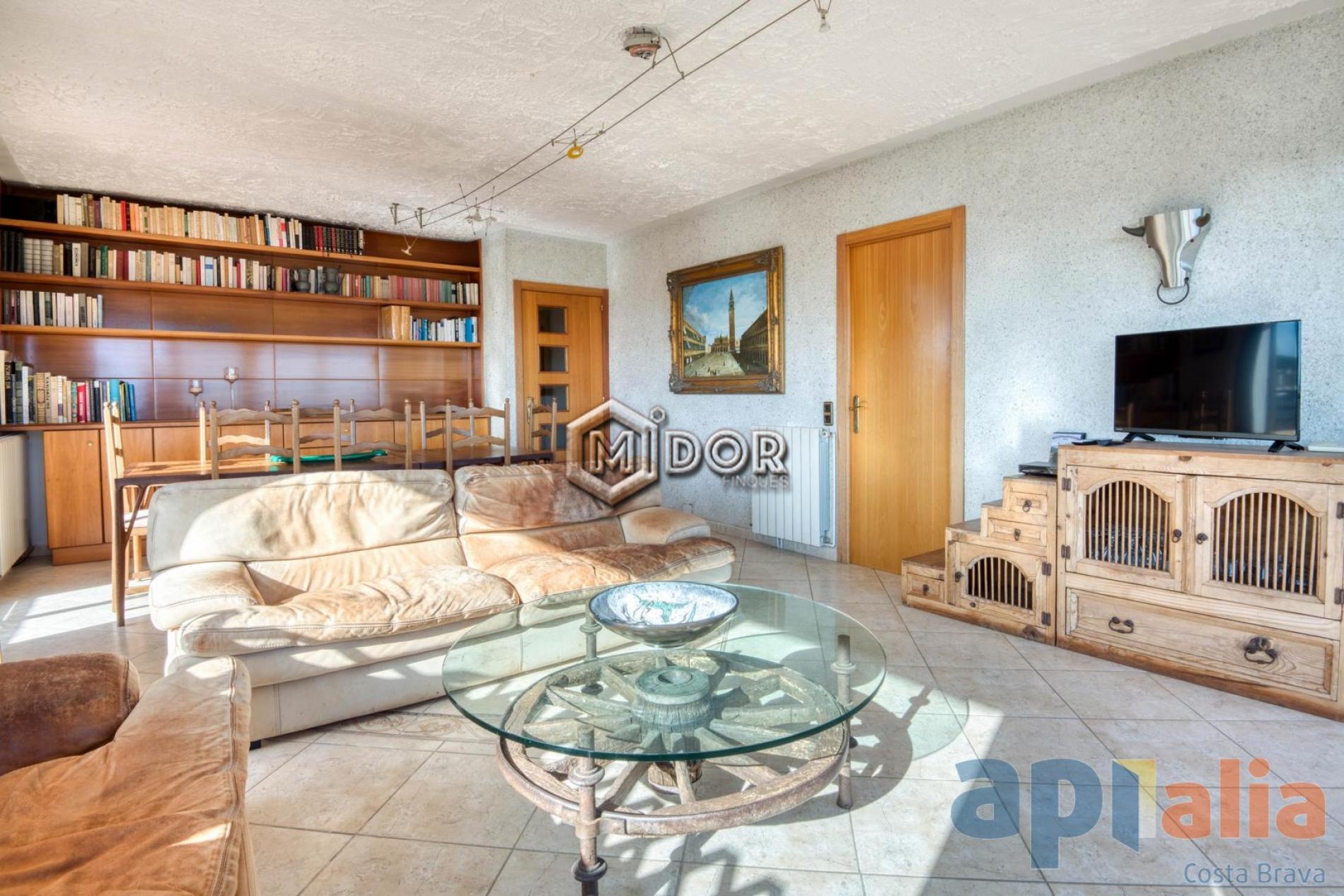 APARTAMENTO CON TERRAZA Y VISTAS (ZONA PORT D'ARO - PLATJA D'ARO)