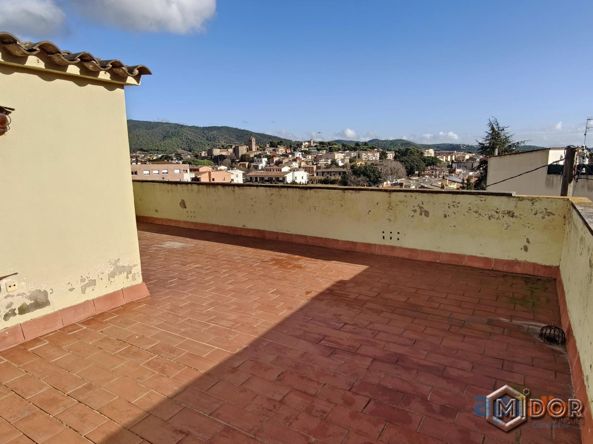 CASA A REFORMAR EN CALONGE