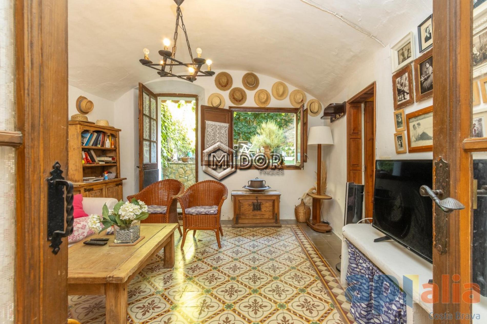HISTORIC HOUSE IN THE HEART OF BEGUR