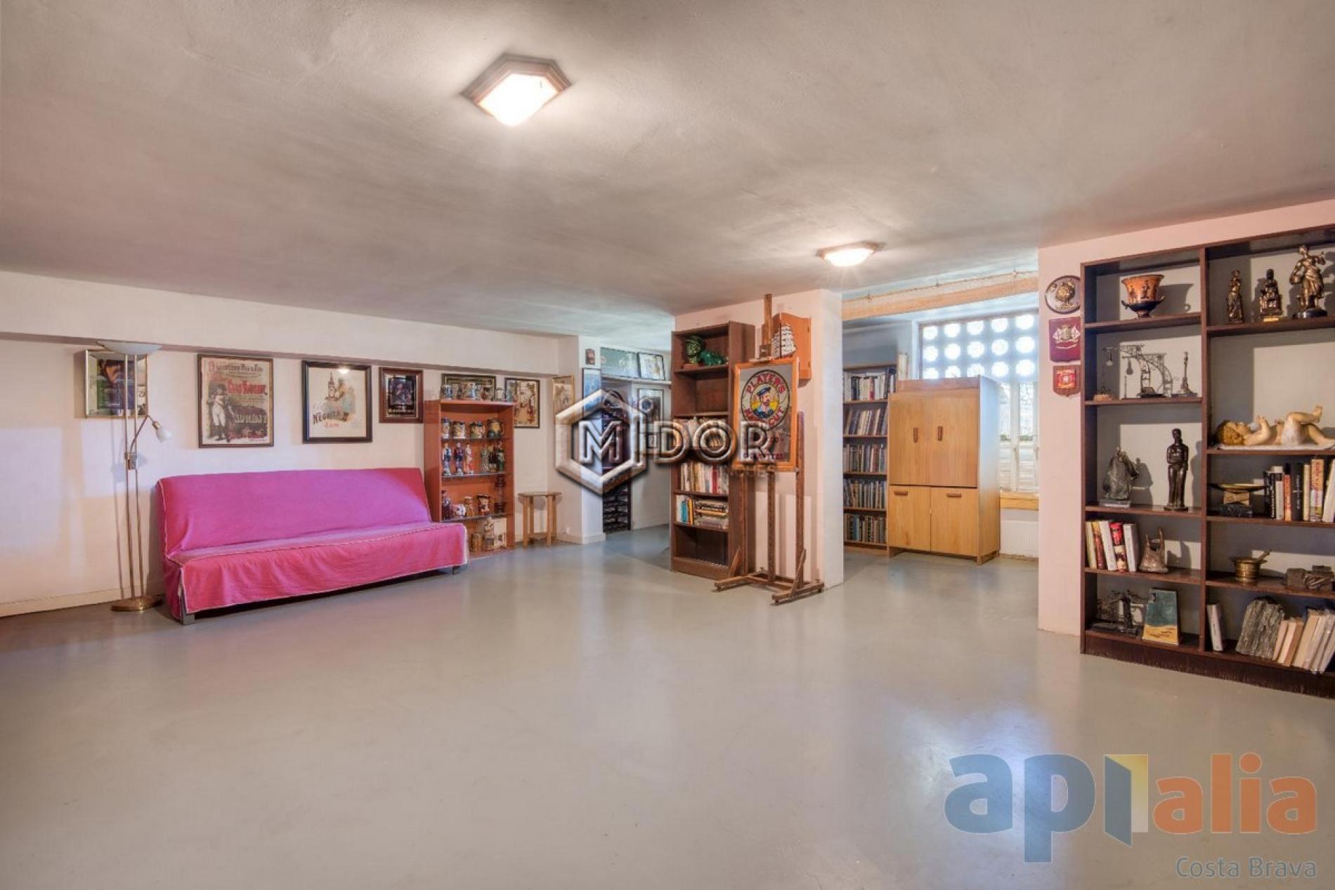 TOWNHOUSE WITH PRIVATE GARDEN IN S’AGARÓ