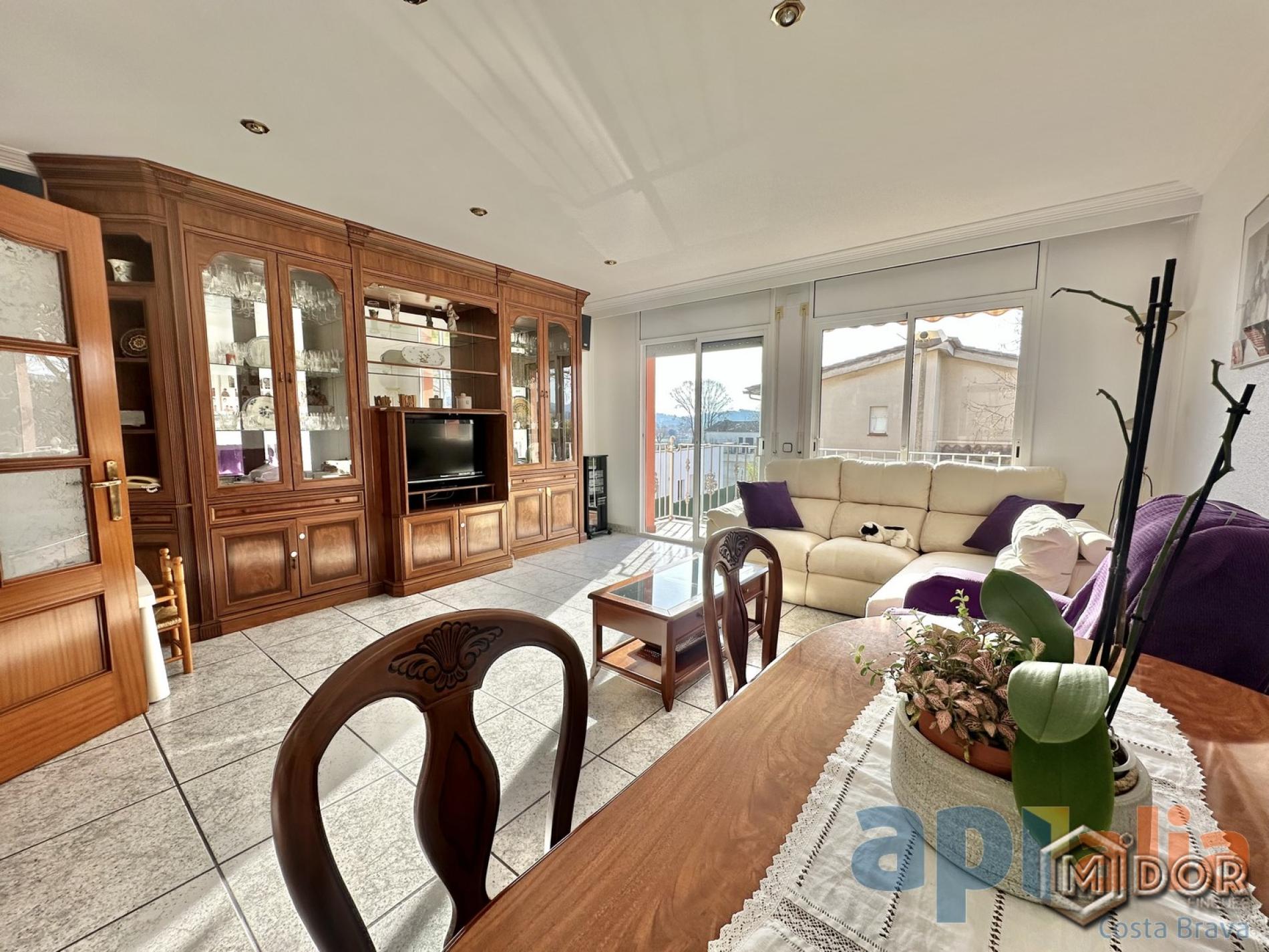 TOWNHOUSE IN THE HEART OF CASTELL-D'ARO