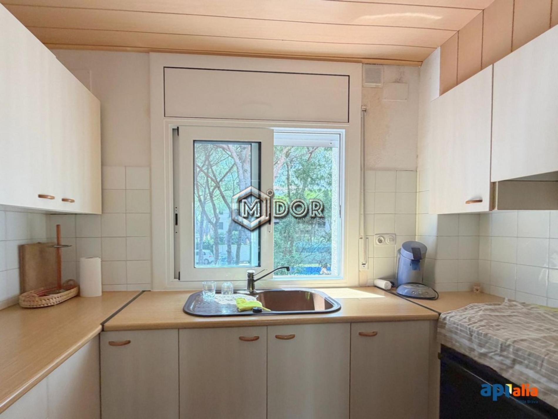 HOUSE WITH PRIVATE GARDEN AND 2 INDEPENDENT HOMES, SECOND LINE FROM THE SEA IN PLATJA D’ARO