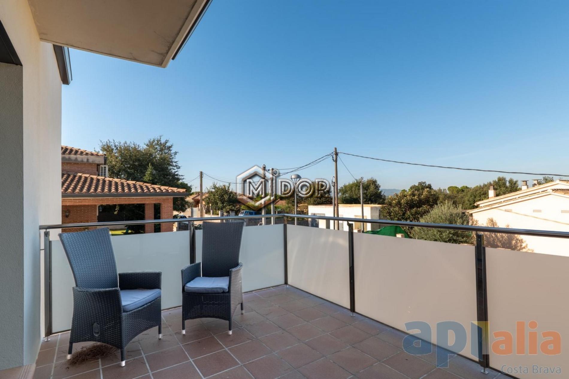 MODERN VILLA WITH PRIVATE POOL, GARAGE AND GARDEN IN CAN SOLÀ GROS II