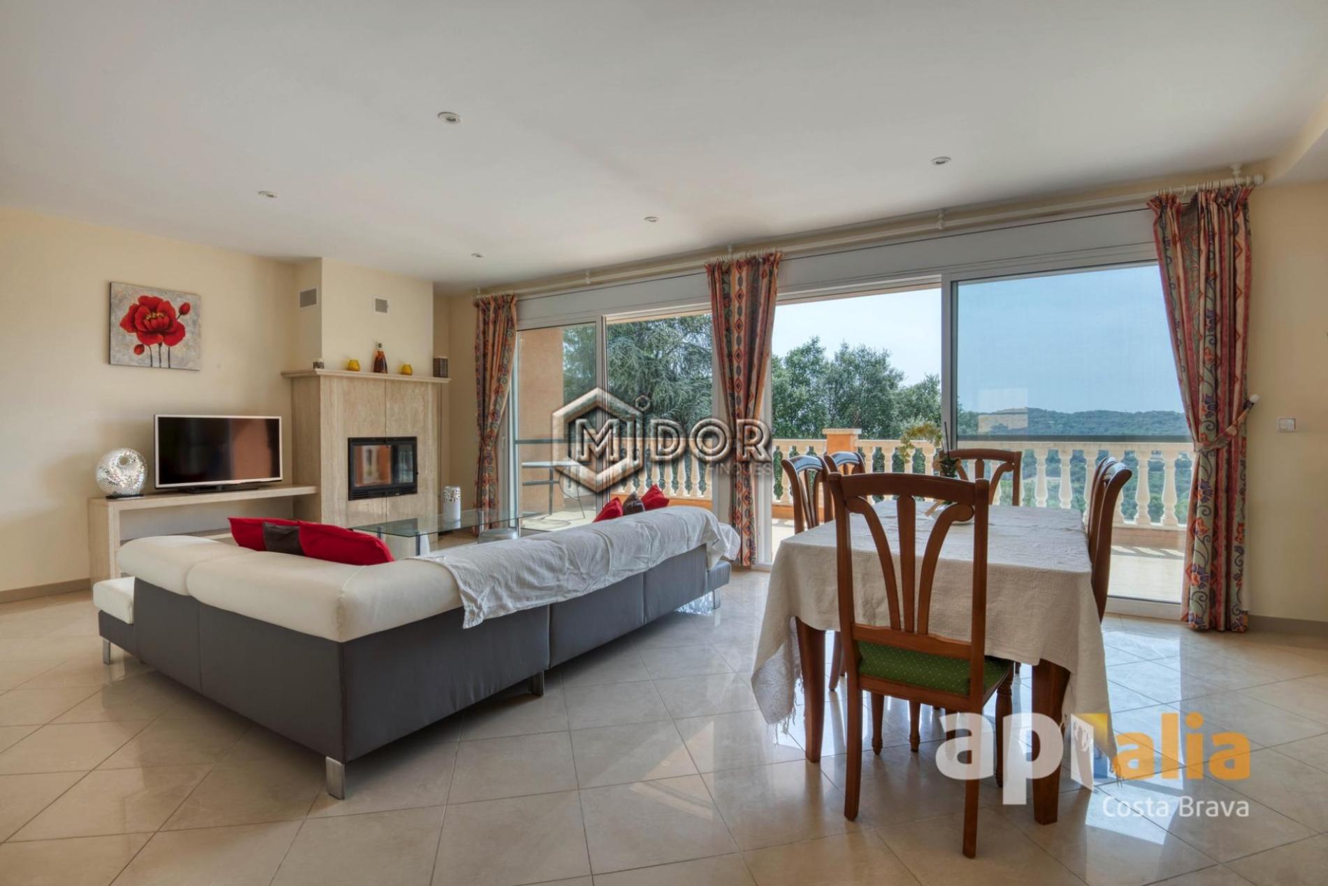 HOUSE WITH POOL IN CALONGE