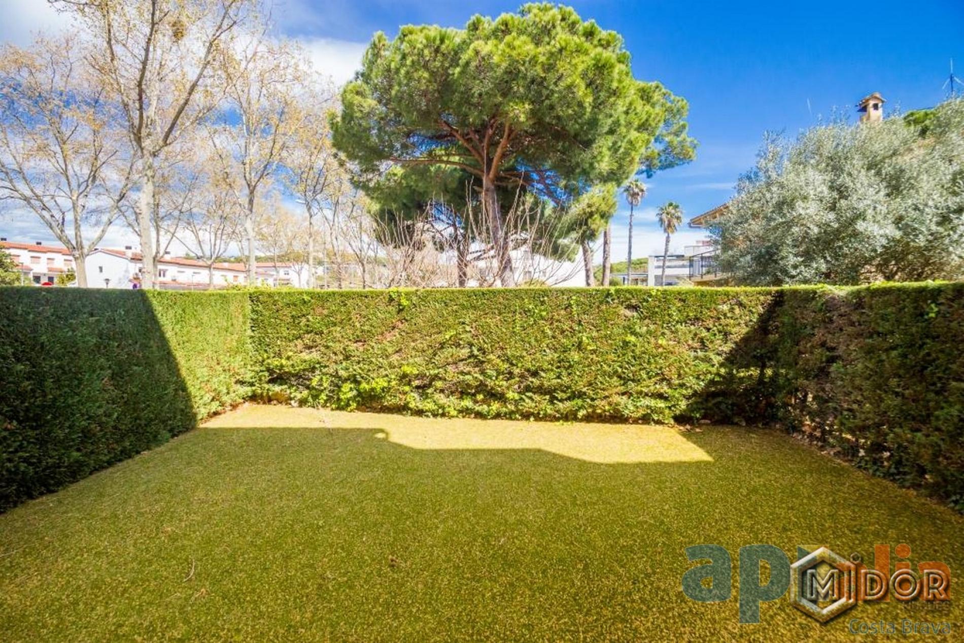 PLANTA BAIXA AMB JARDÍ A 800m DE LA PLATJA DE ST.POL-S'AGARÓ