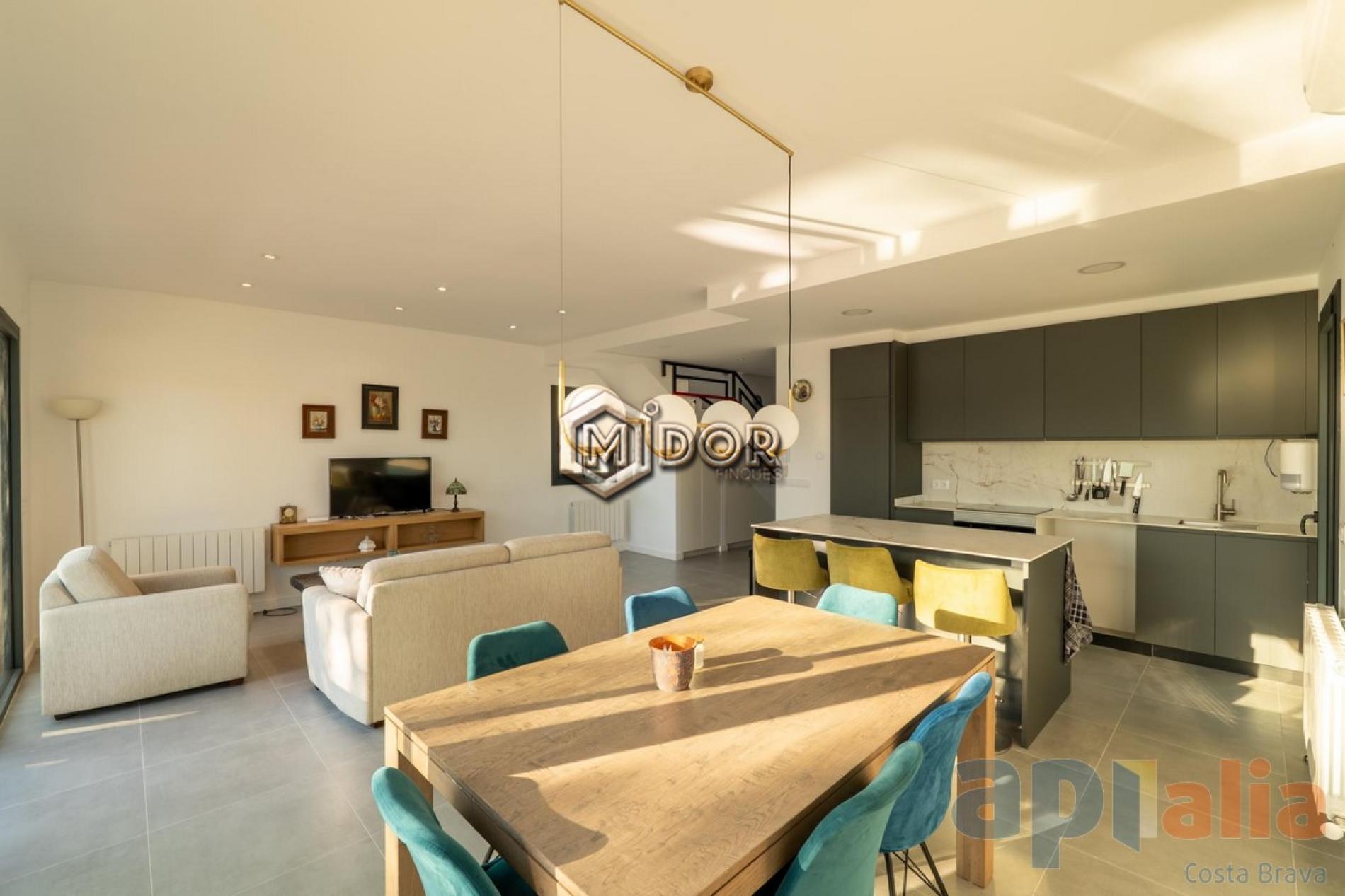 MODERN VILLA WITH PRIVATE POOL, GARAGE AND GARDEN IN CAN SOLÀ GROS II