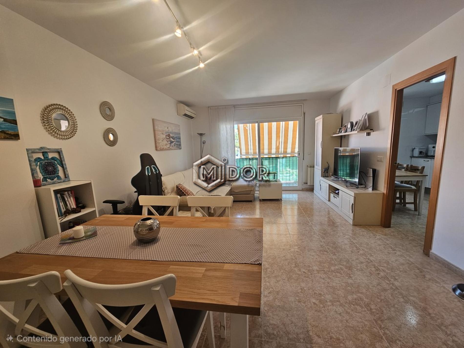 AMPLI I LLUMINÓS APARTAMENT A SANT FELIU DE GUÍXOLS (ZONA ESCLAT)