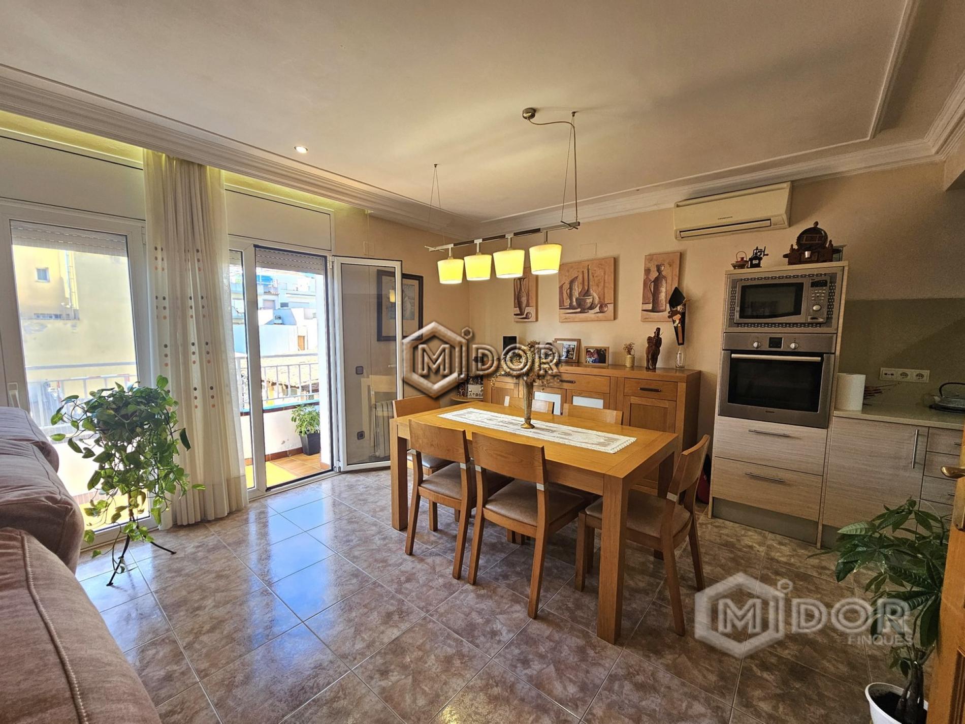 DUPLEX AMB TERRASSA A SANT FELIU DE GUÍXOLS