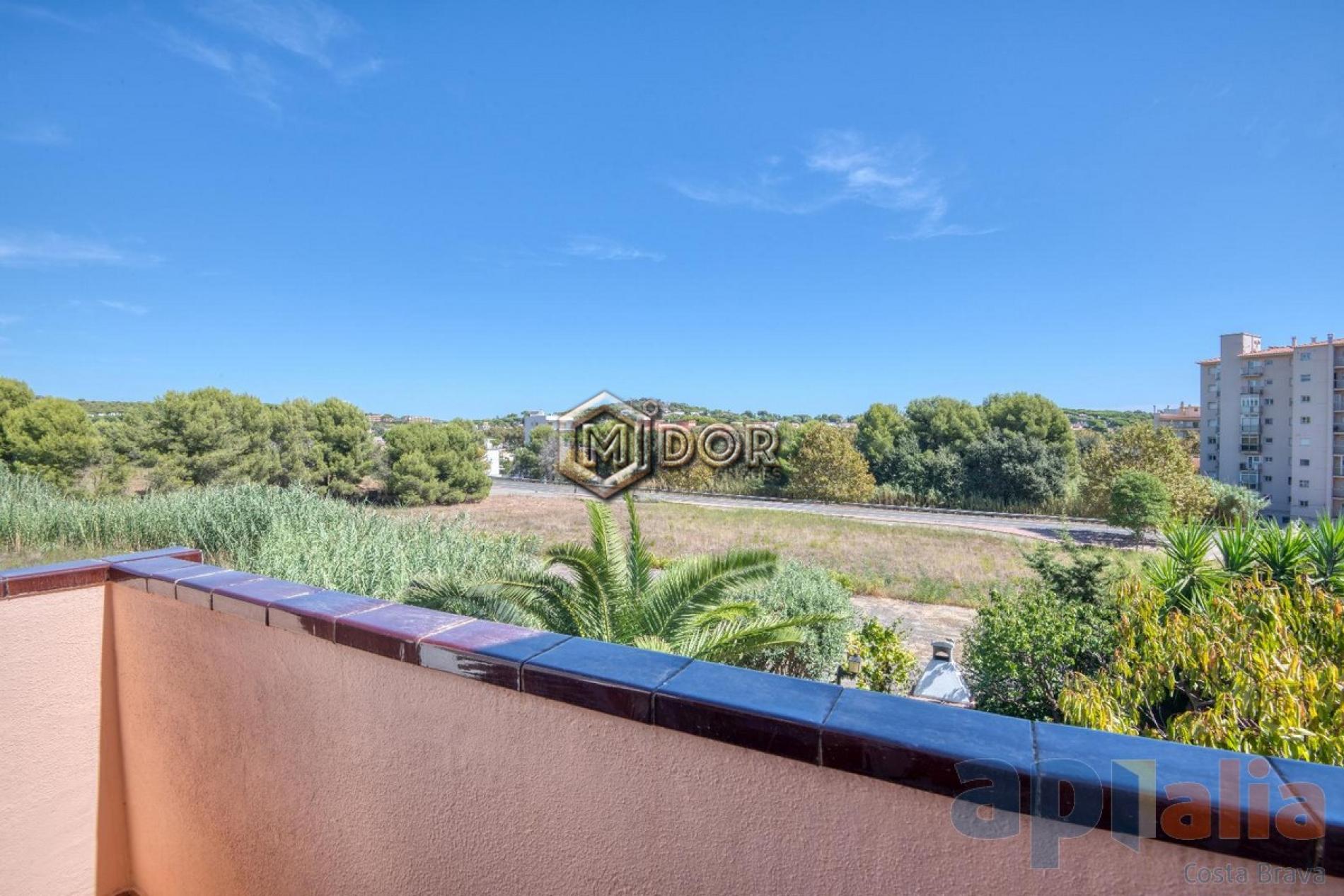 TOWNHOUSE WITH PRIVATE GARDEN IN S’AGARÓ