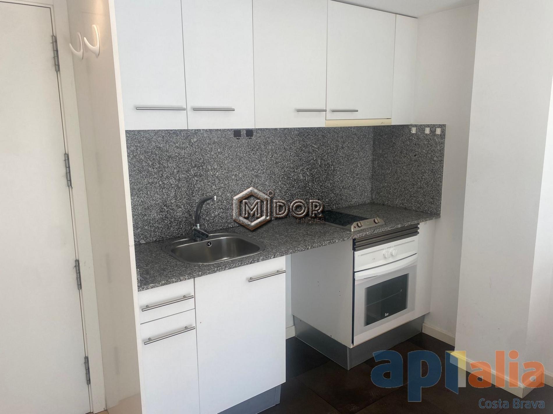 APARTMENT WITH TOURIST LICENCE IN PALAMÓS