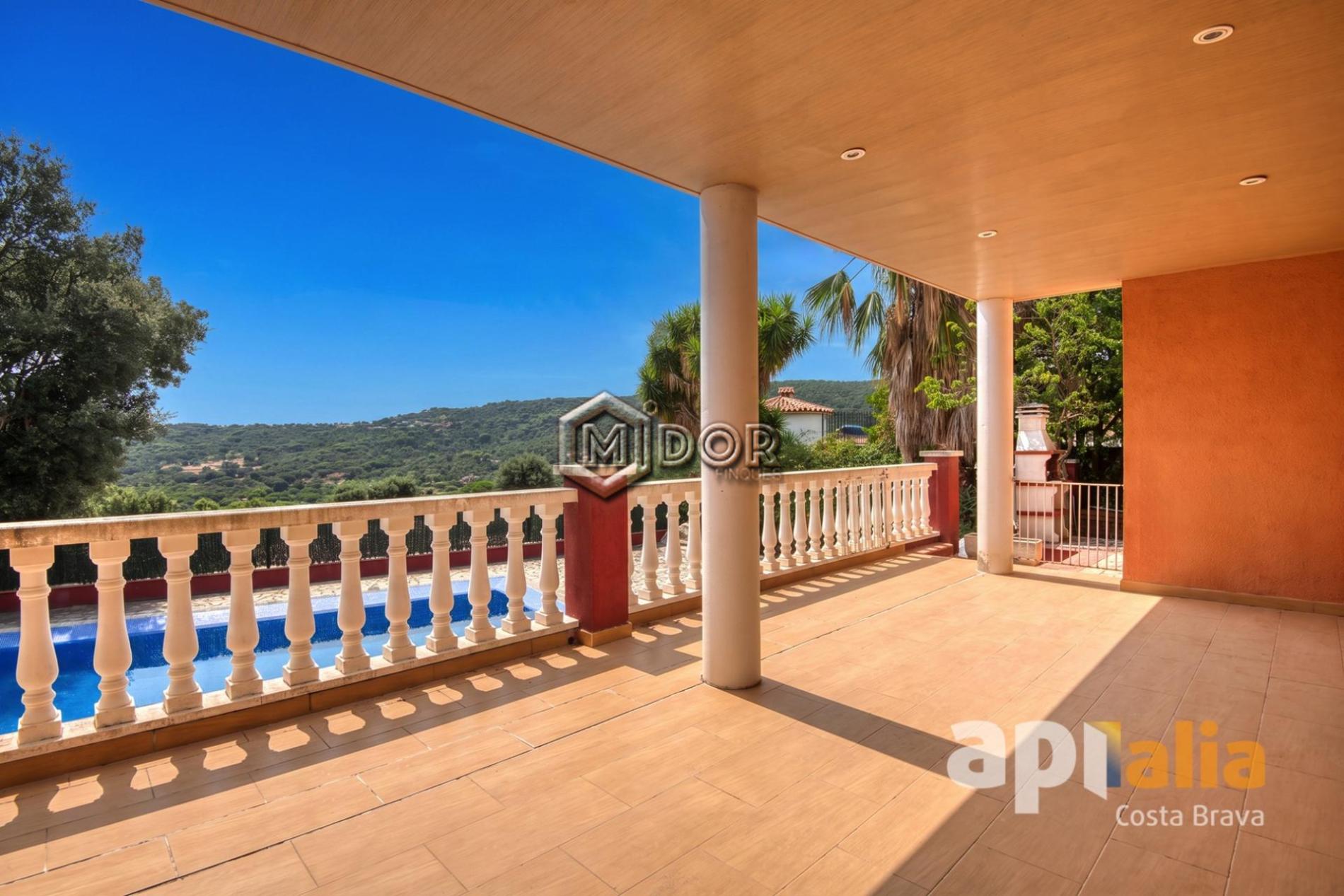 HOUSE WITH POOL IN CALONGE
