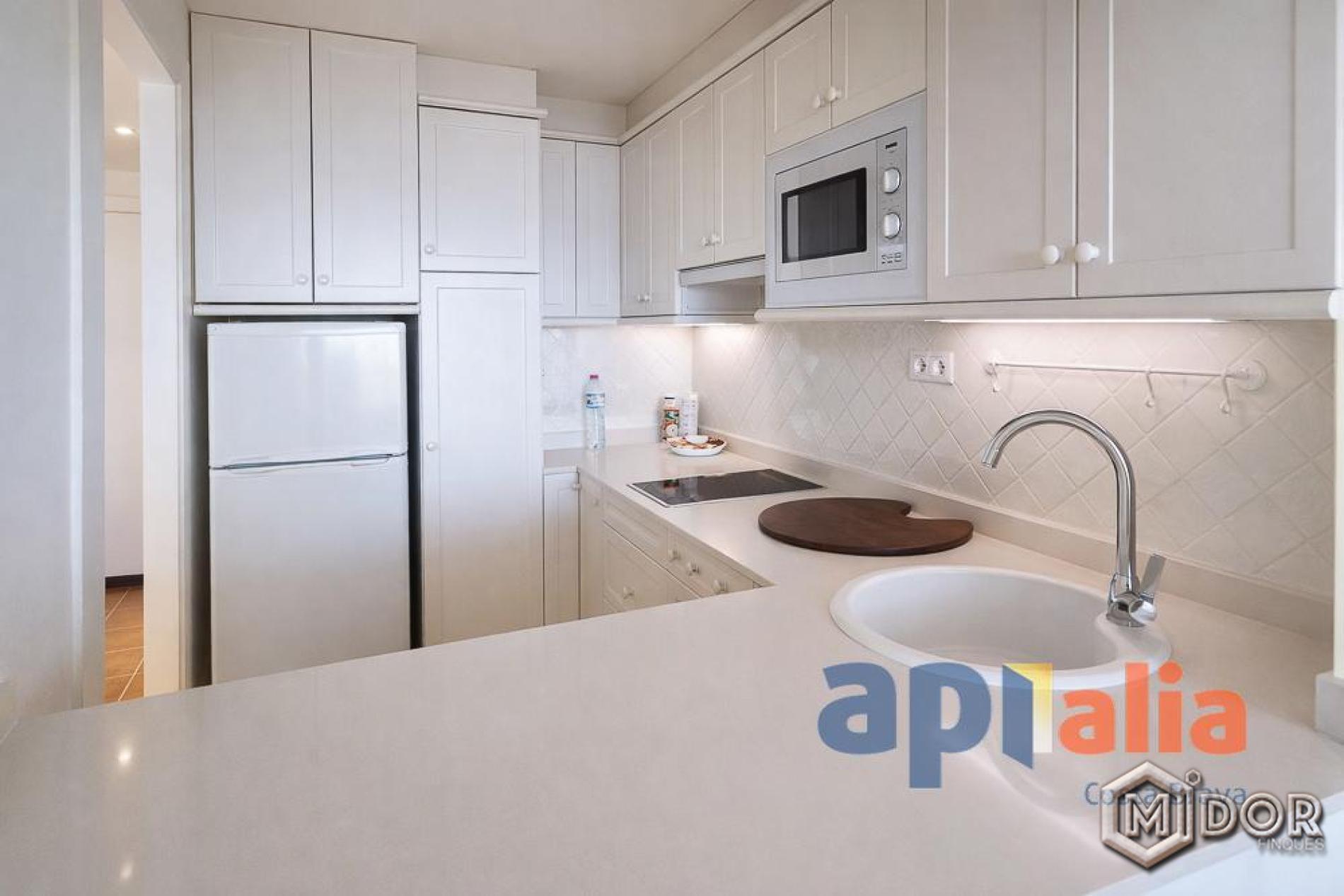 APARTAMENT A 1r LÍNIA DE MAR AMB TERRASSA