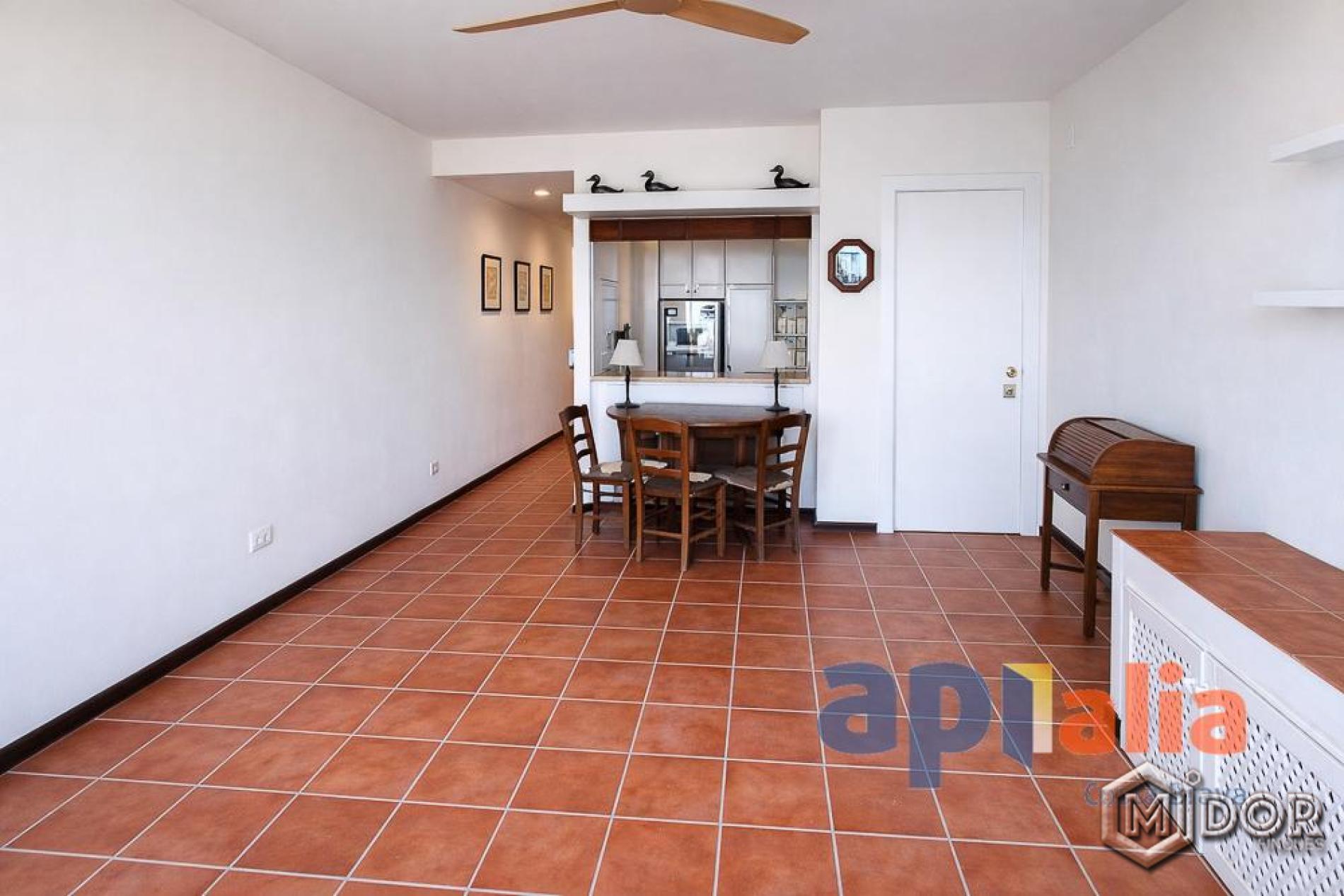 APARTAMENT A 1r LÍNIA DE MAR AMB TERRASSA