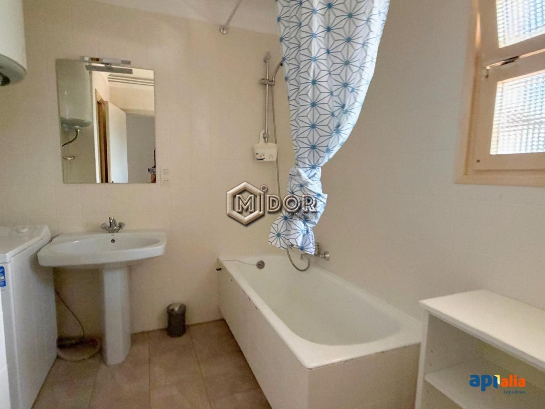 HOUSE WITH PRIVATE GARDEN AND 2 INDEPENDENT HOMES, SECOND LINE FROM THE SEA IN PLATJA D’ARO