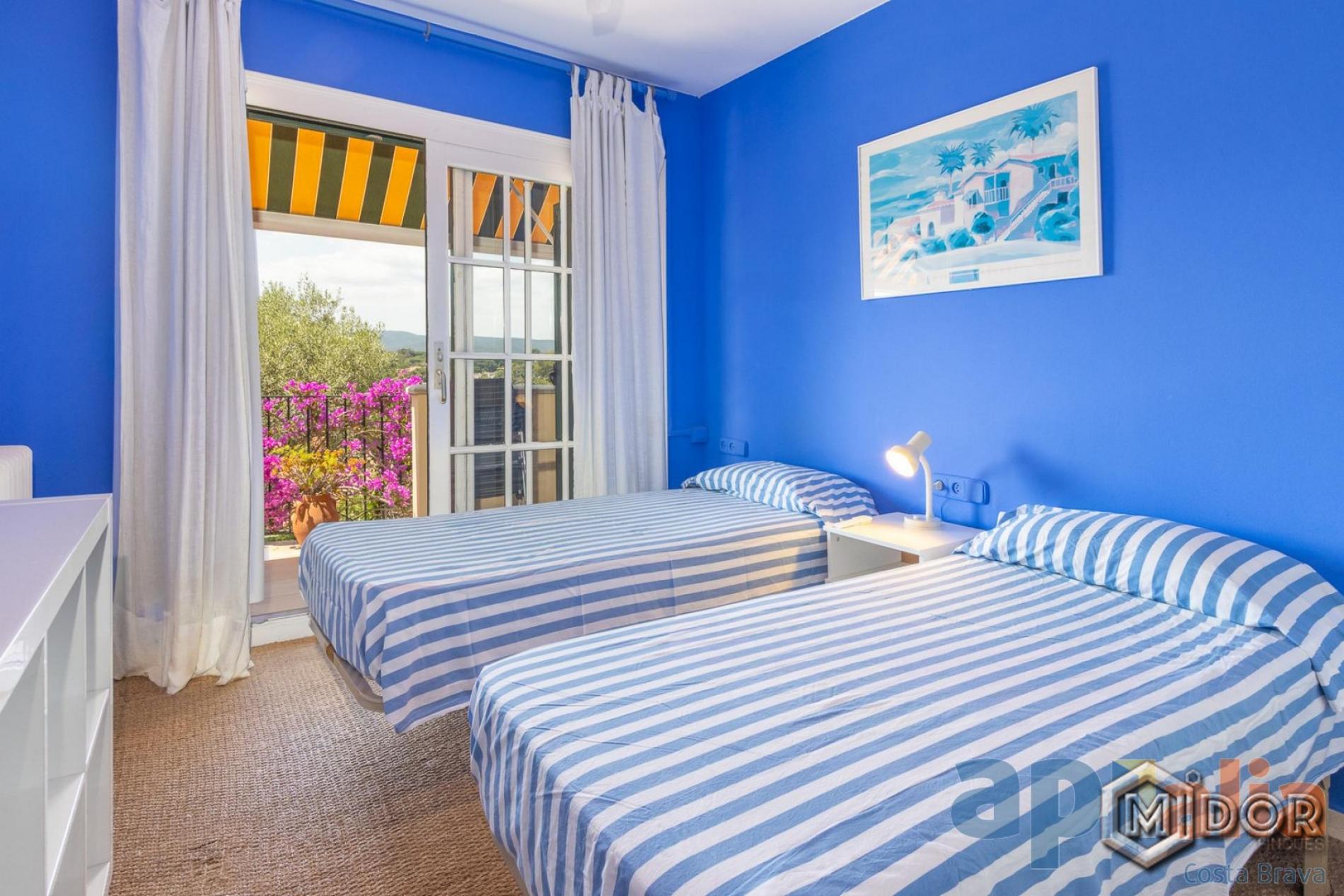 MAISON AVEC VUE SUR LA MER ET JARDIN À LLAFRANC (LICENCE TOURISTIQUE)