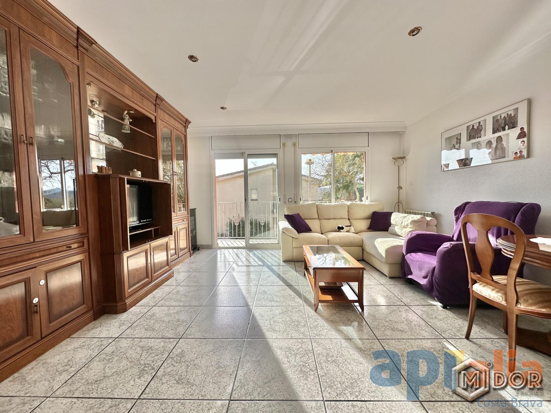 TOWNHOUSE IN THE HEART OF CASTELL-D'ARO