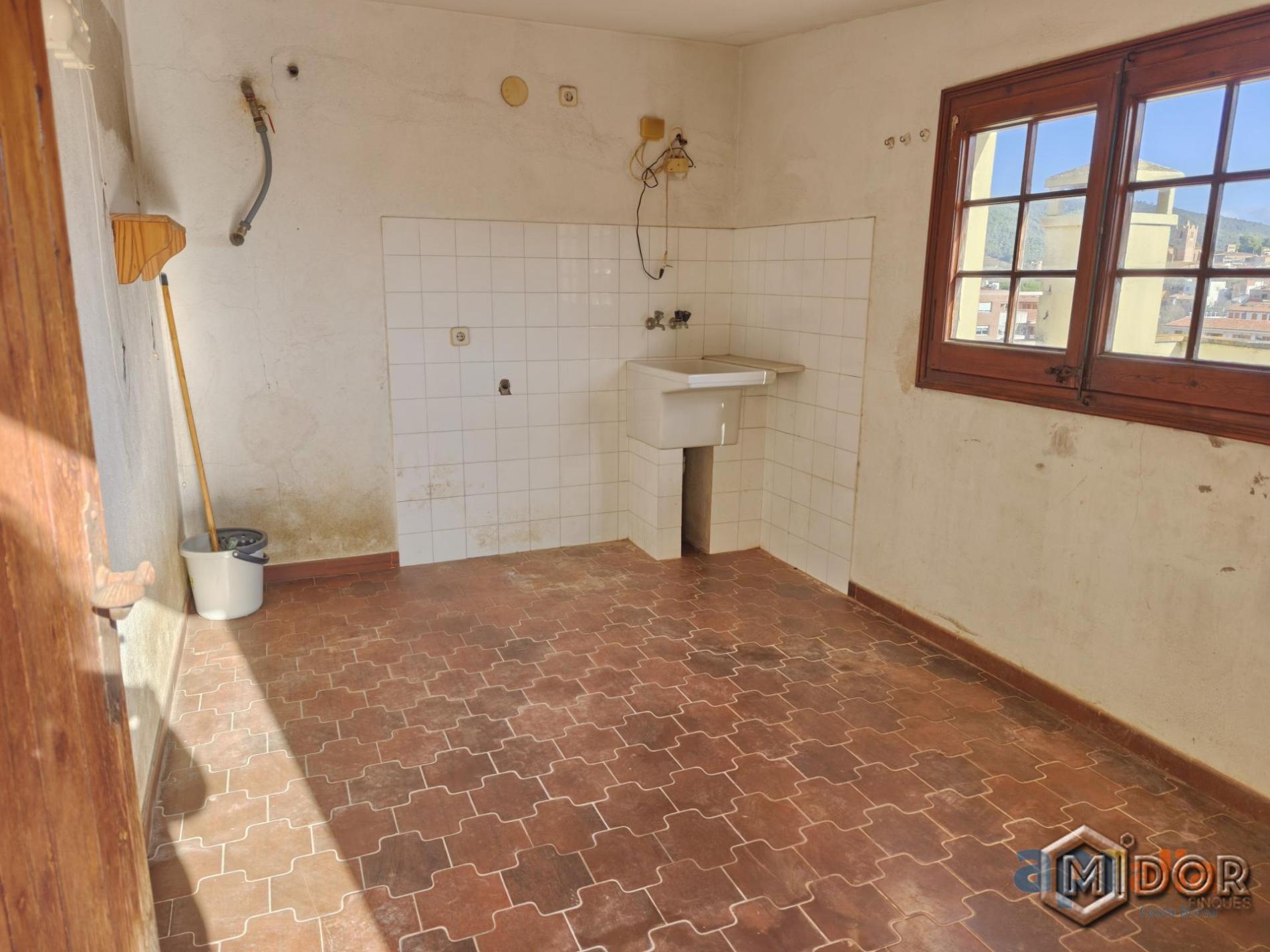 CASA A REFORMAR EN CALONGE