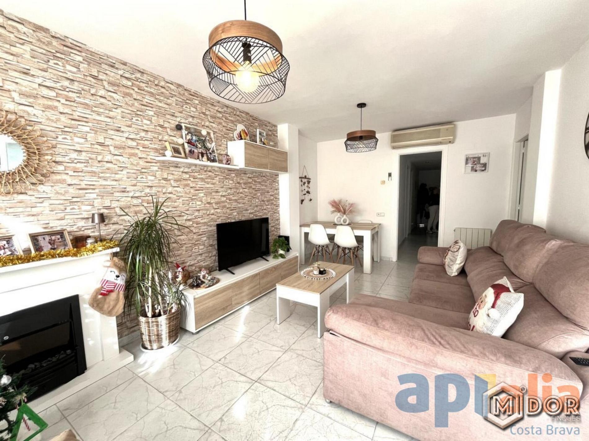 APARTAMENT A ZONA TEUA -ESTACIÓ