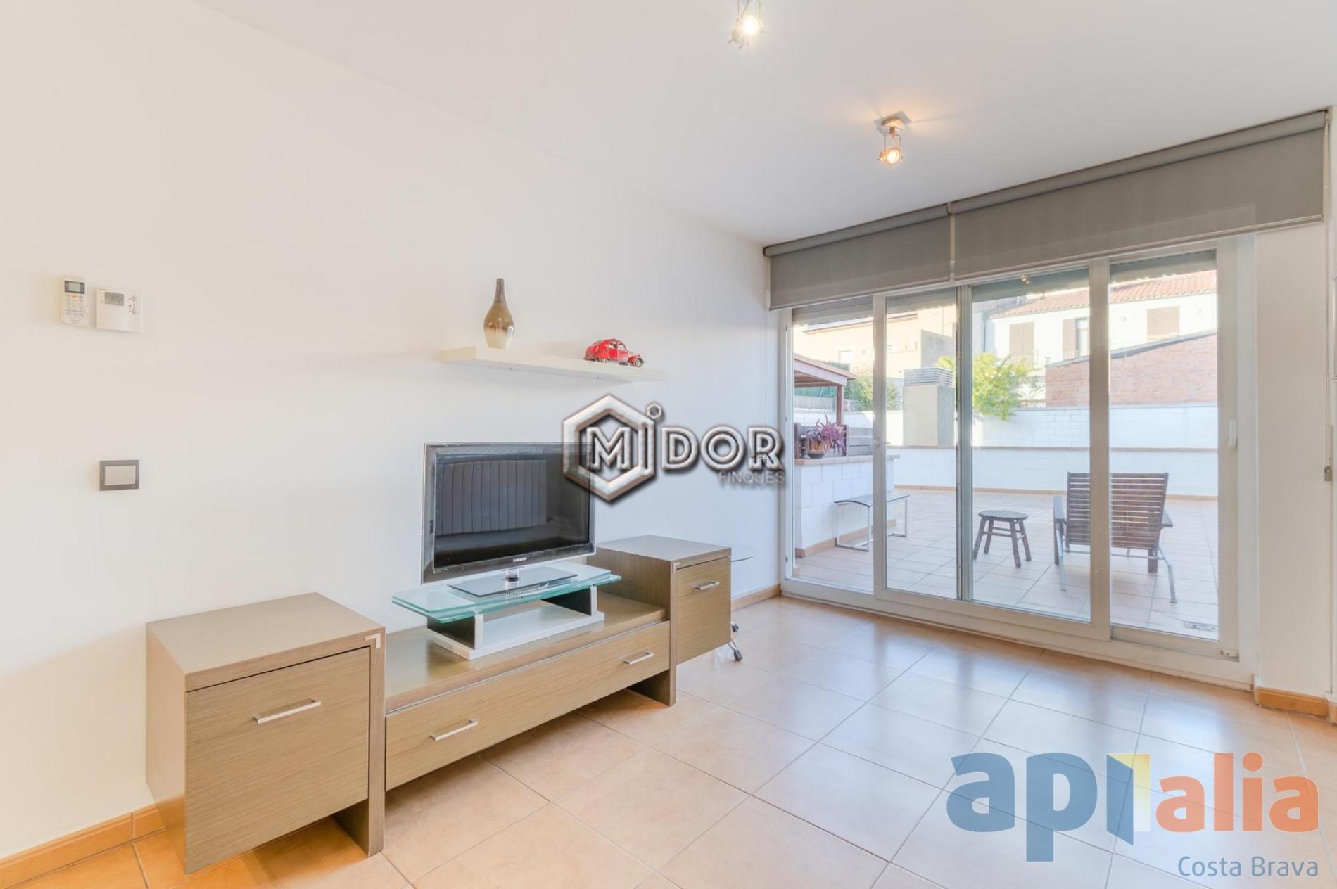 APARTMENT WITH TERRACE IN CASSA DE LA SELVA