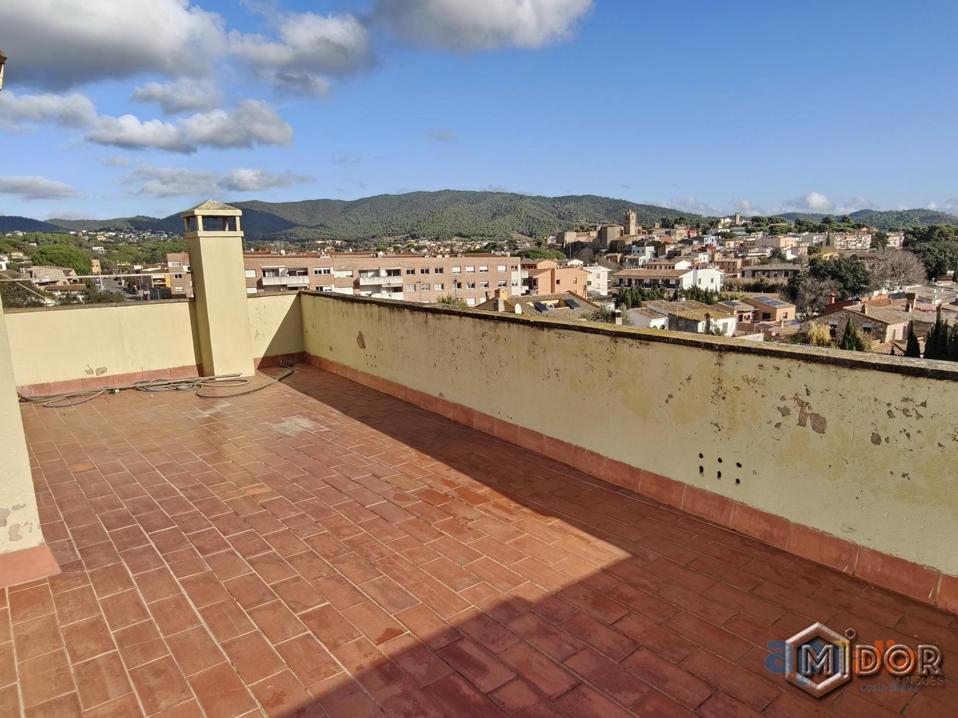 CASA A REFORMAR EN CALONGE