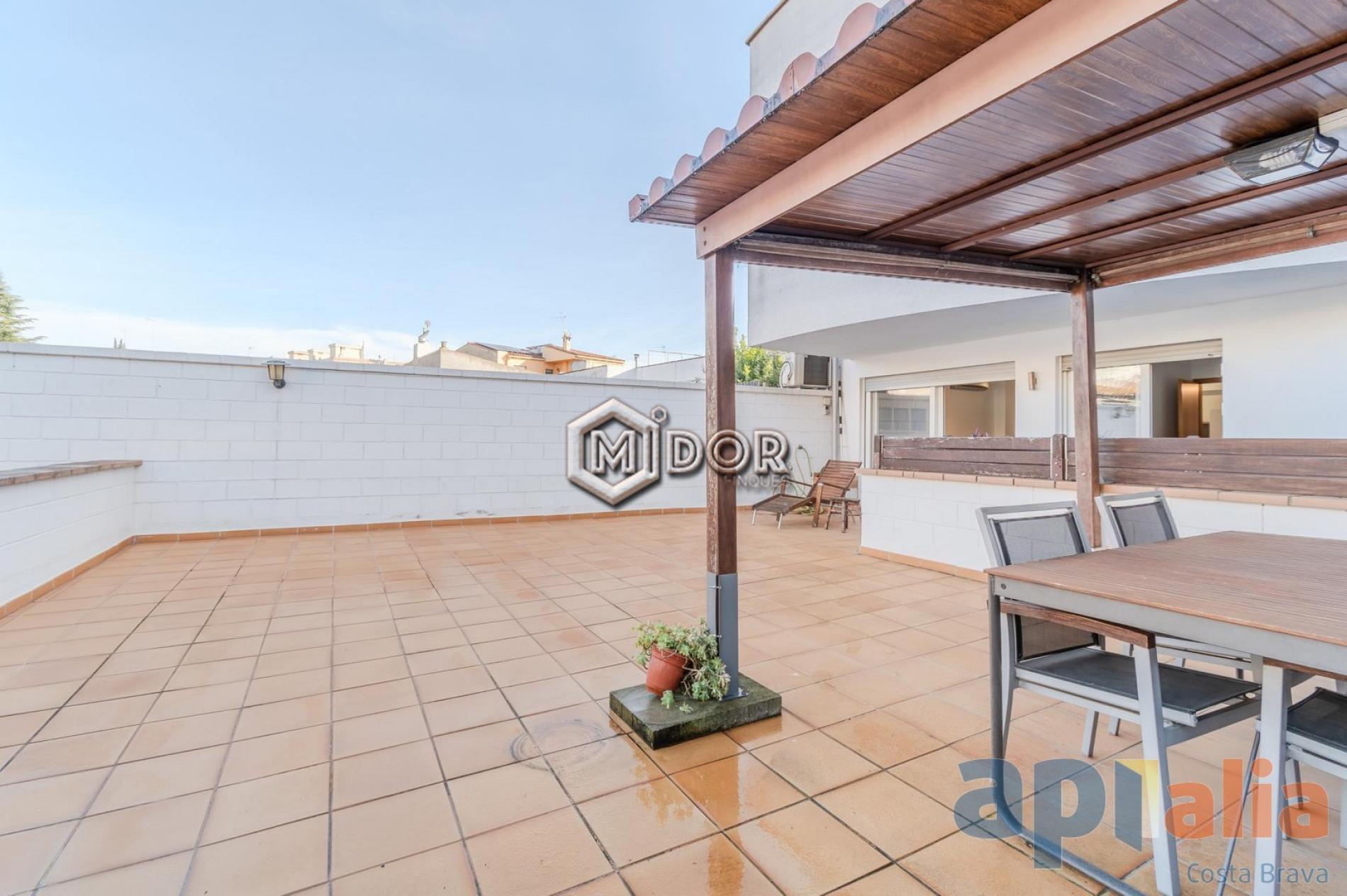 APARTMENT WITH TERRACE IN CASSA DE LA SELVA