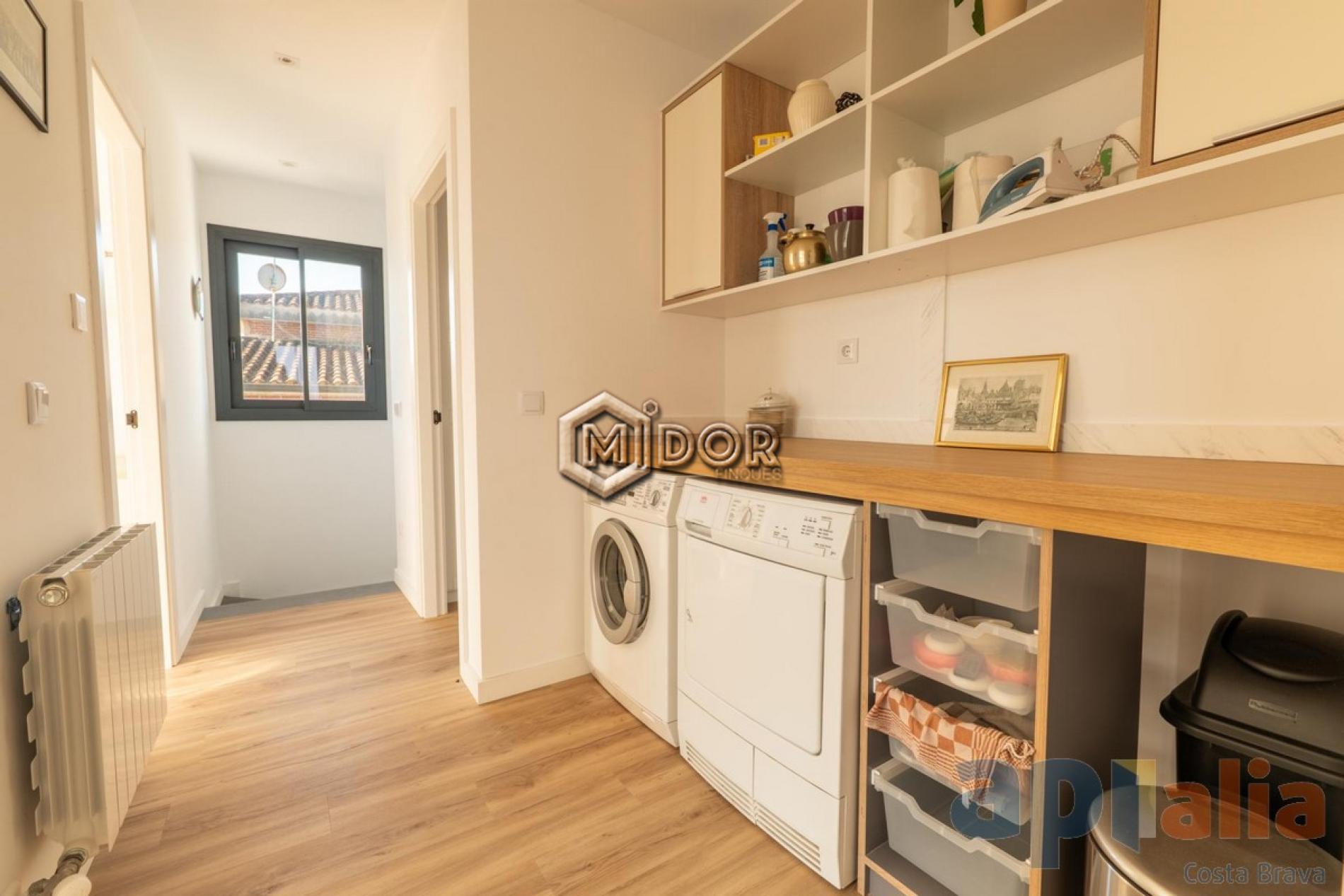 MODERN VILLA WITH PRIVATE POOL, GARAGE AND GARDEN IN CAN SOLÀ GROS II