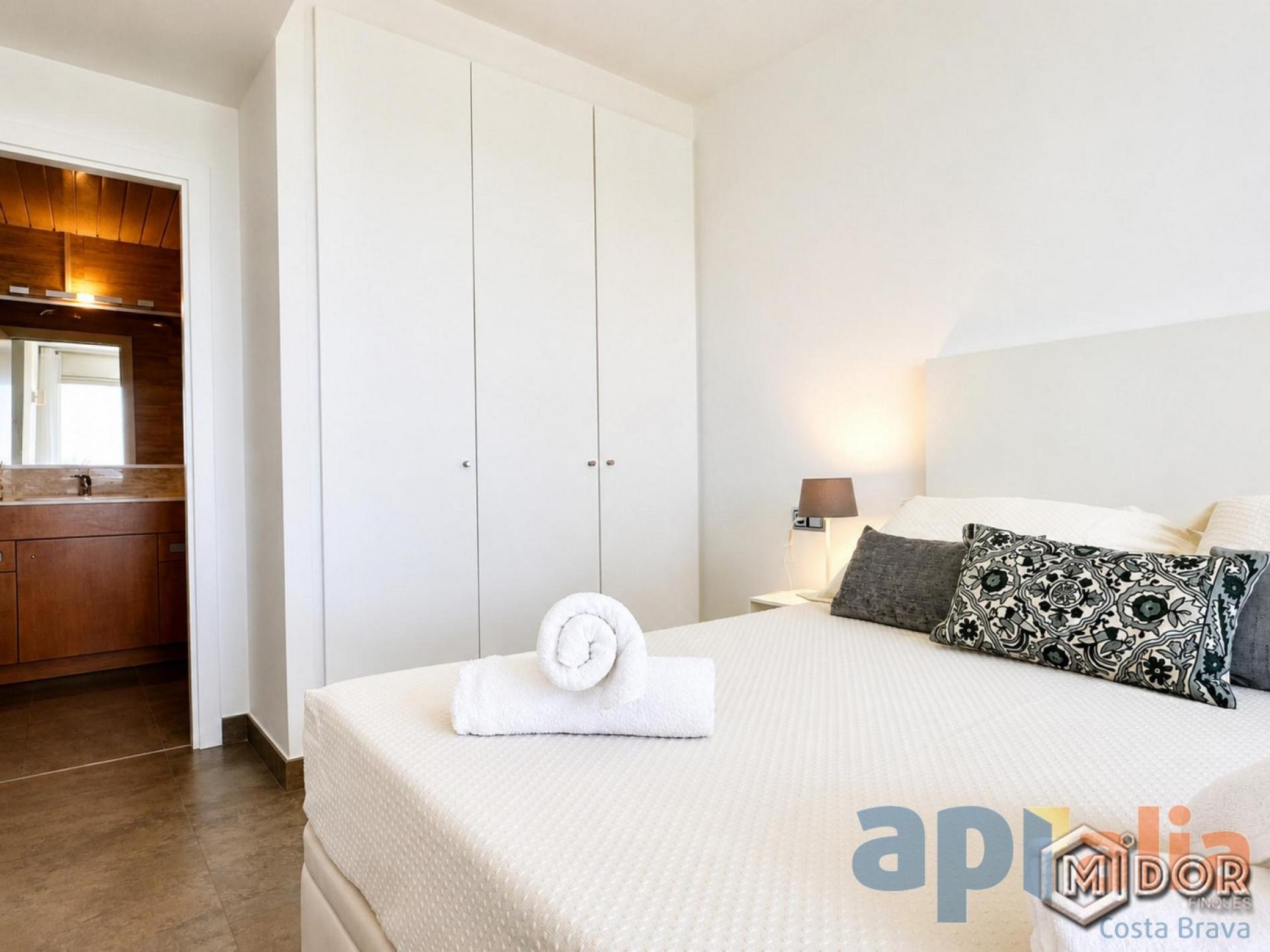 BEACHFRONT APARTMENT WITH TORURIST LICENSE